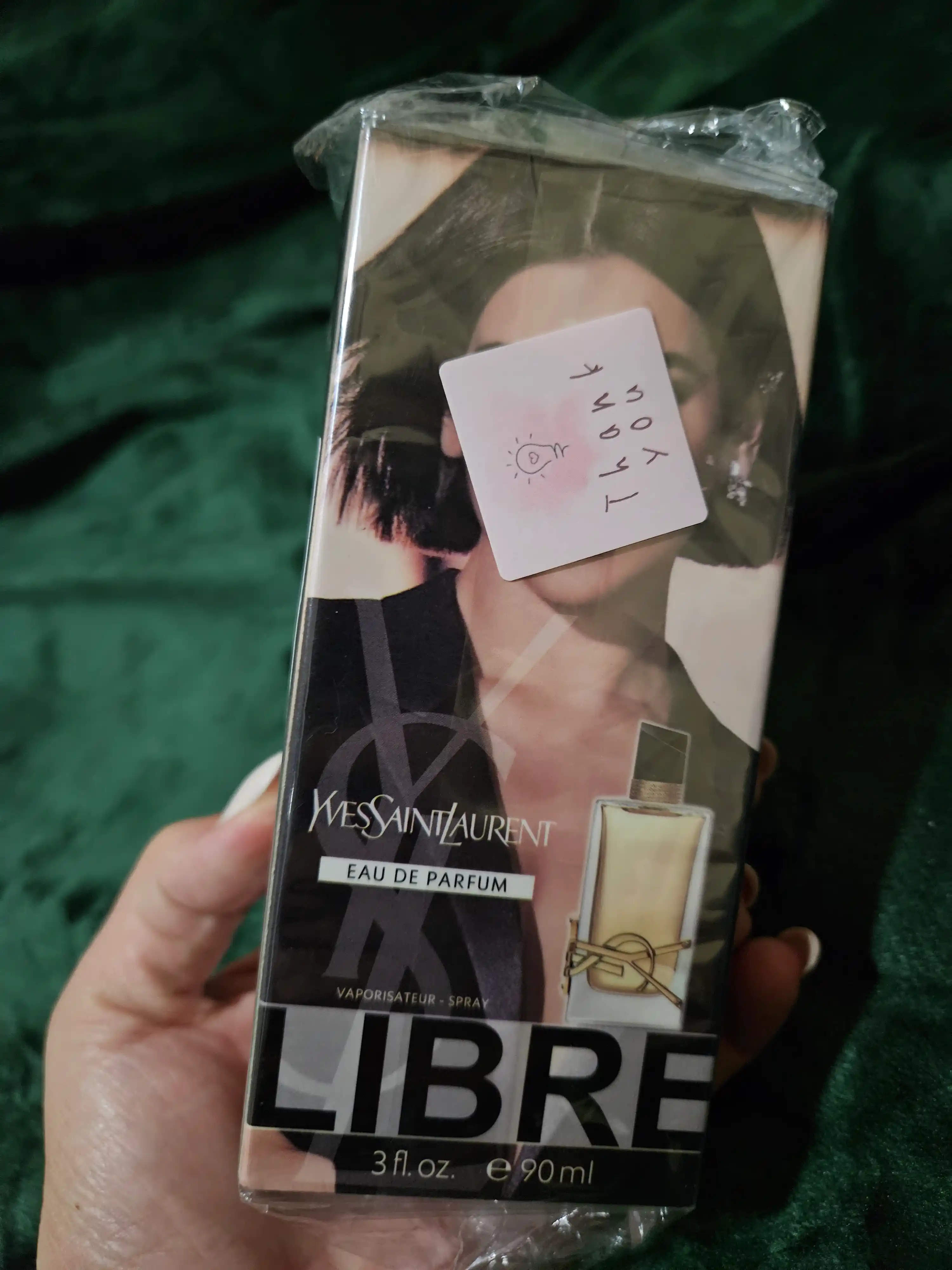 Yves Saint Laurent Libre ayollar uchun atir suvi — erkinlik, kuch va nazokat