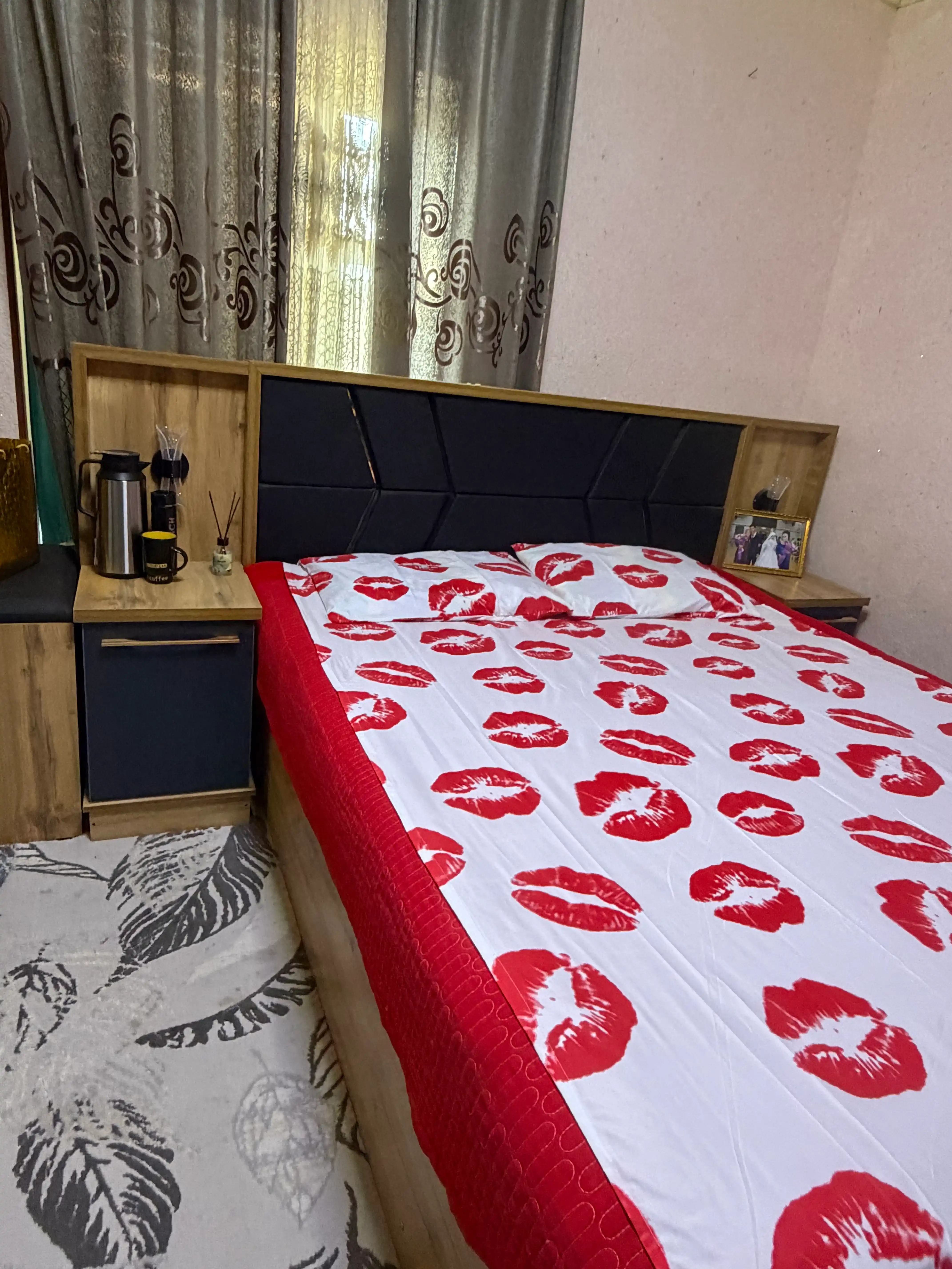 Yotoq to‘plami, ikki kishilik, 220*225, bir kishilik, 220*150, yostiqlar, 70*50