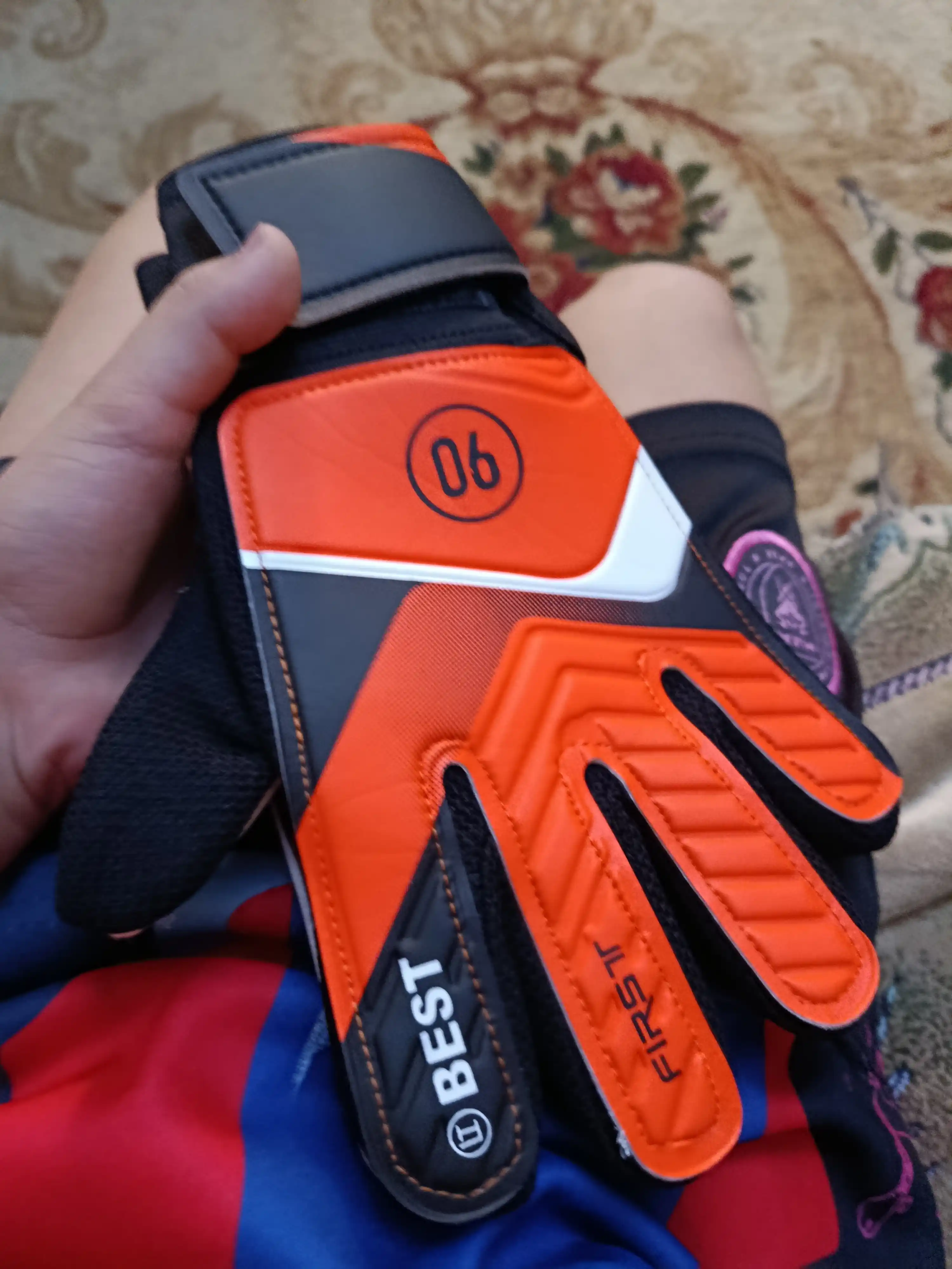 Bolalar futboli darvozabon qo'lqoplari