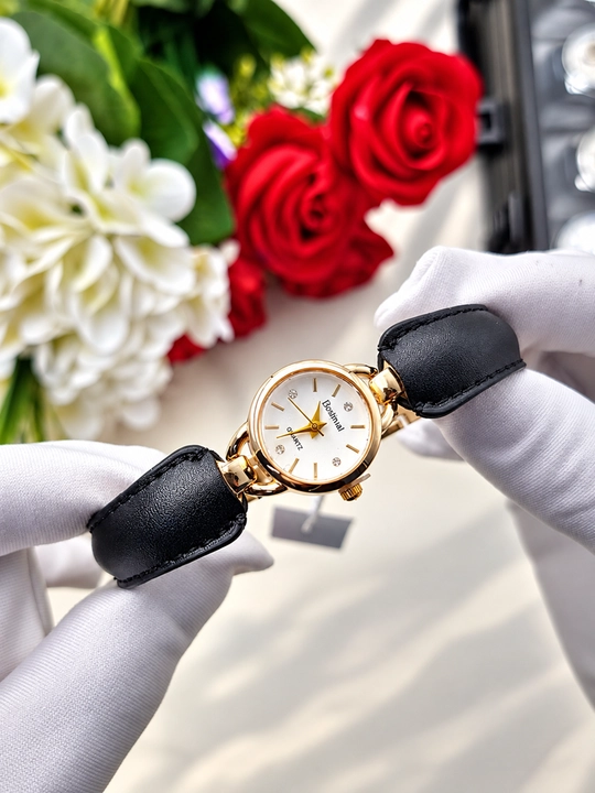 Женские часы Van Cleef, с уникальным дизайном и красивым внешним видом