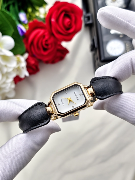 Женские часы Van Cleef, с уникальным дизайном и красивым внешним видом