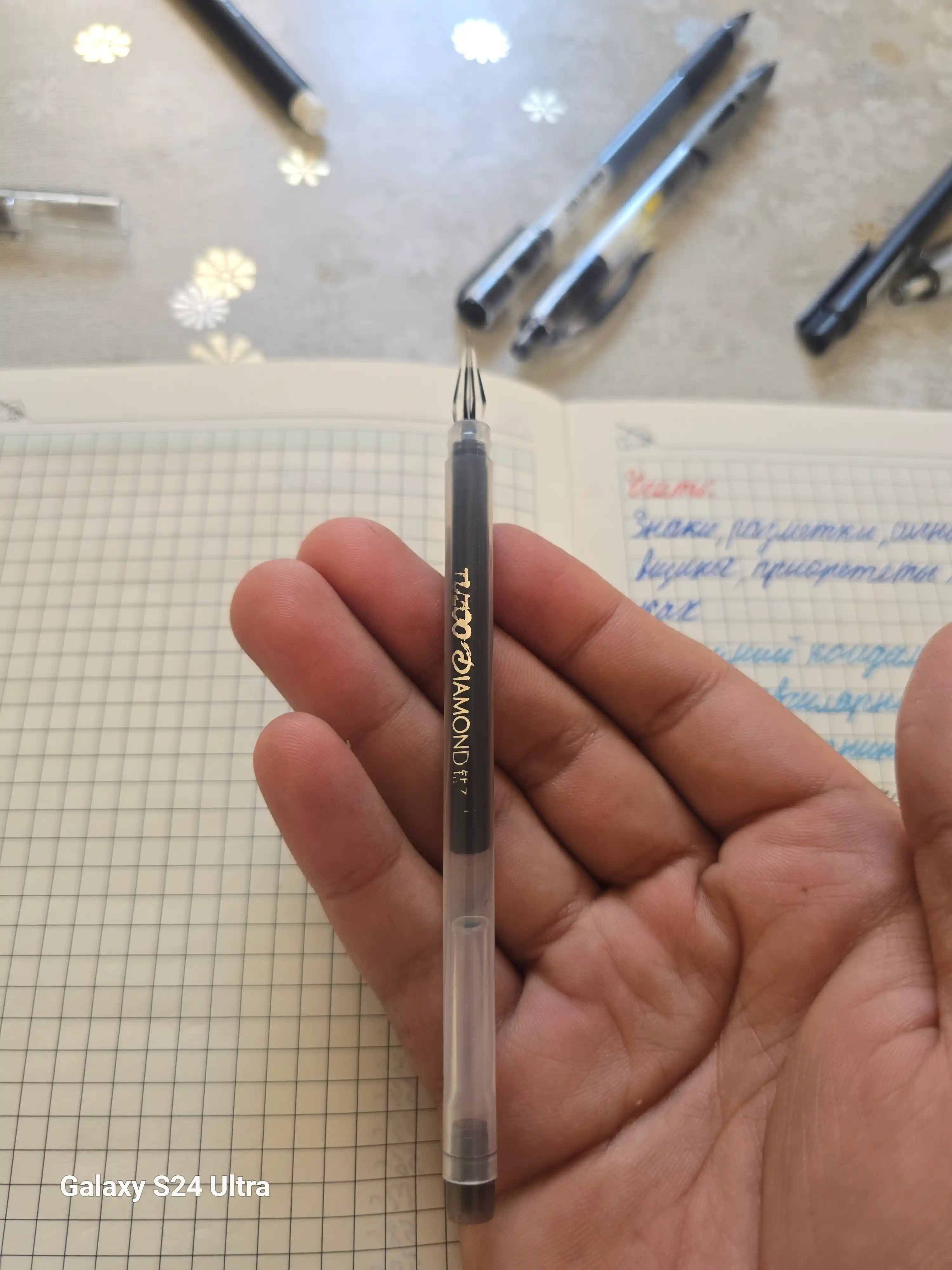 Gel oq, tilla, qora, kok ruchkalar, qora daftarlar uchun