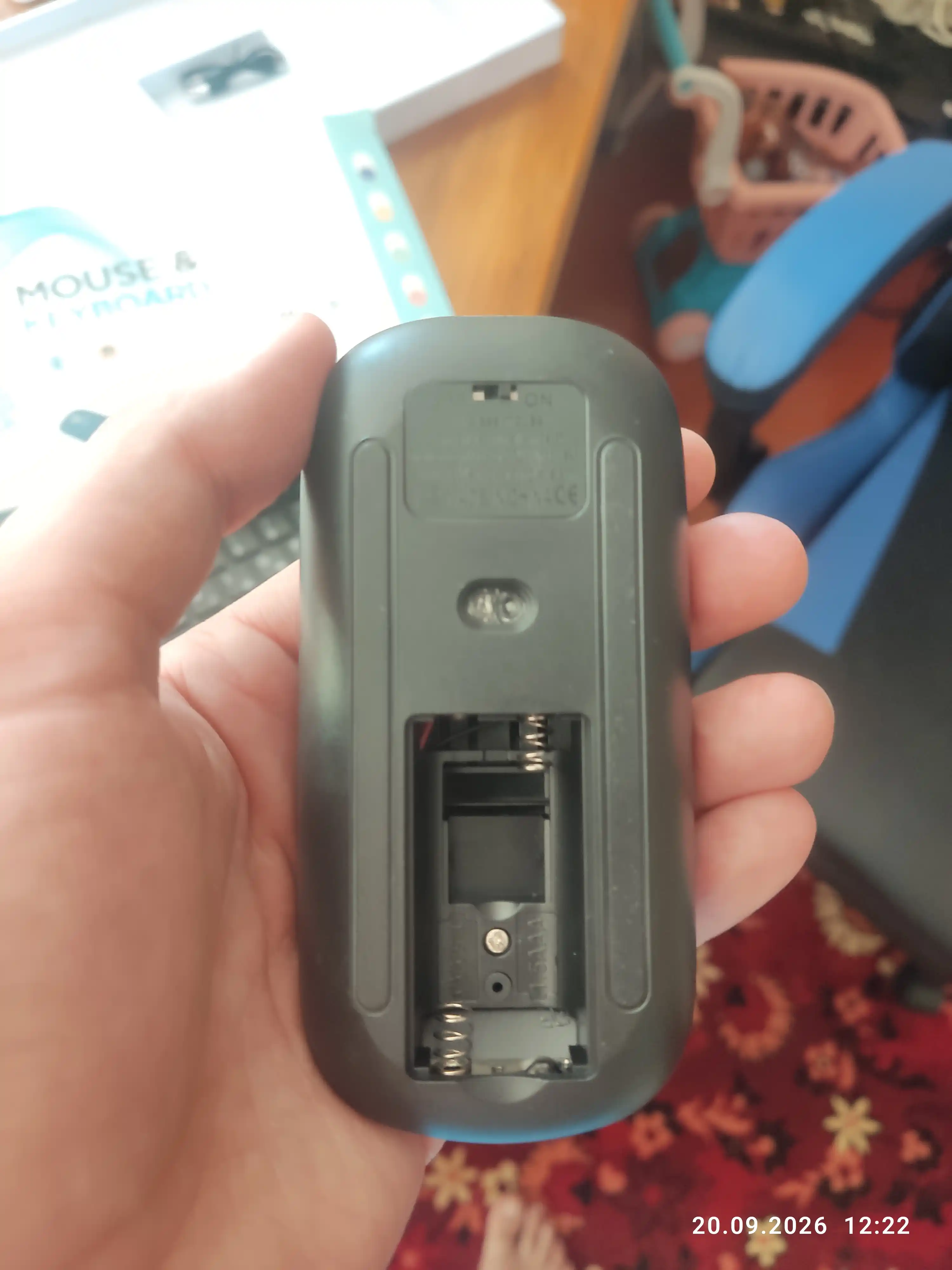 Telefon, planshet va kompyuter uchun simsiz Bluetooth klaviatura va sichqoncha, ultrayupqa