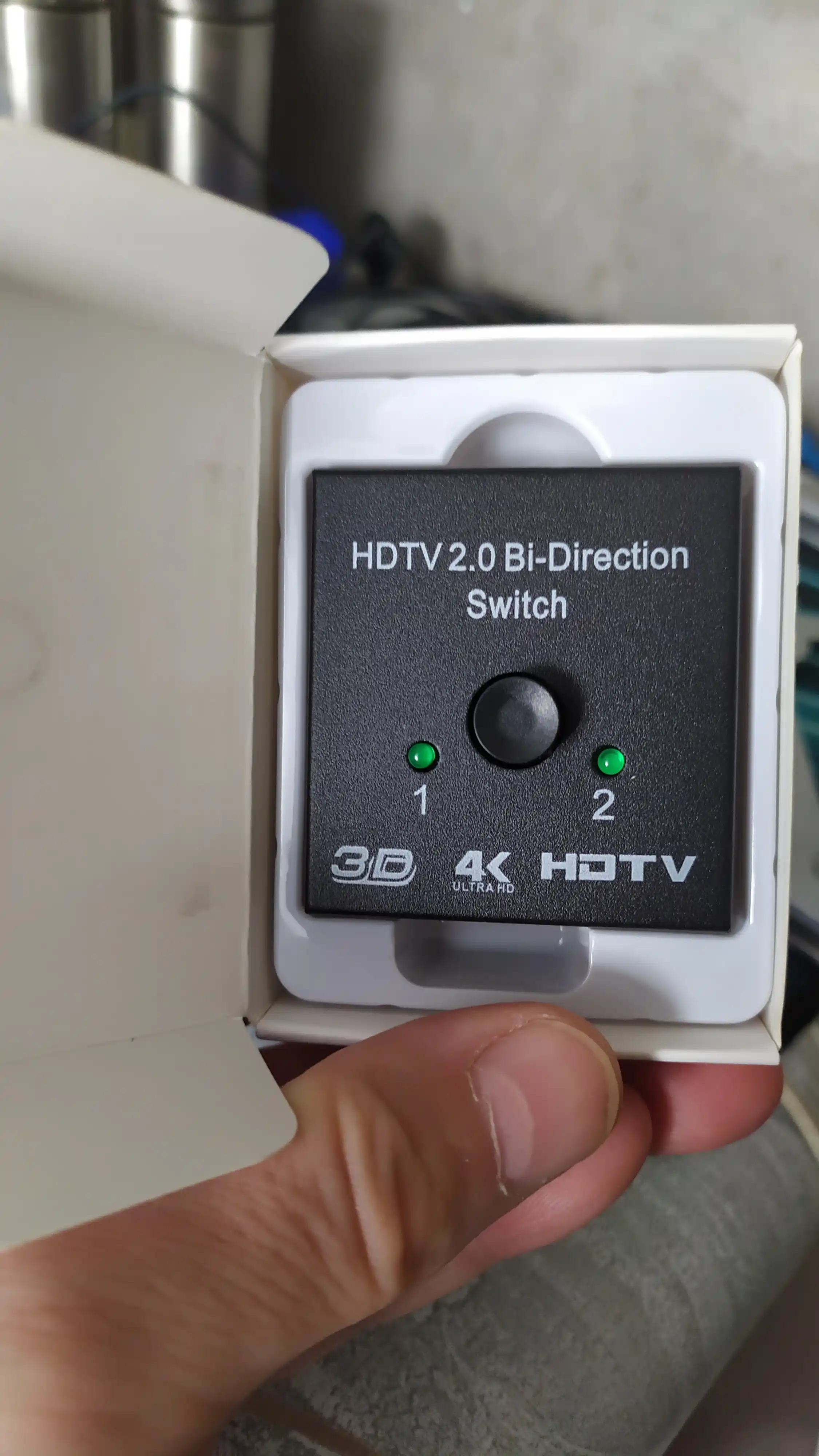 Adapter HDMI switch video ikkita monitorlarga ketma-ketlikda o'tkazuvchi