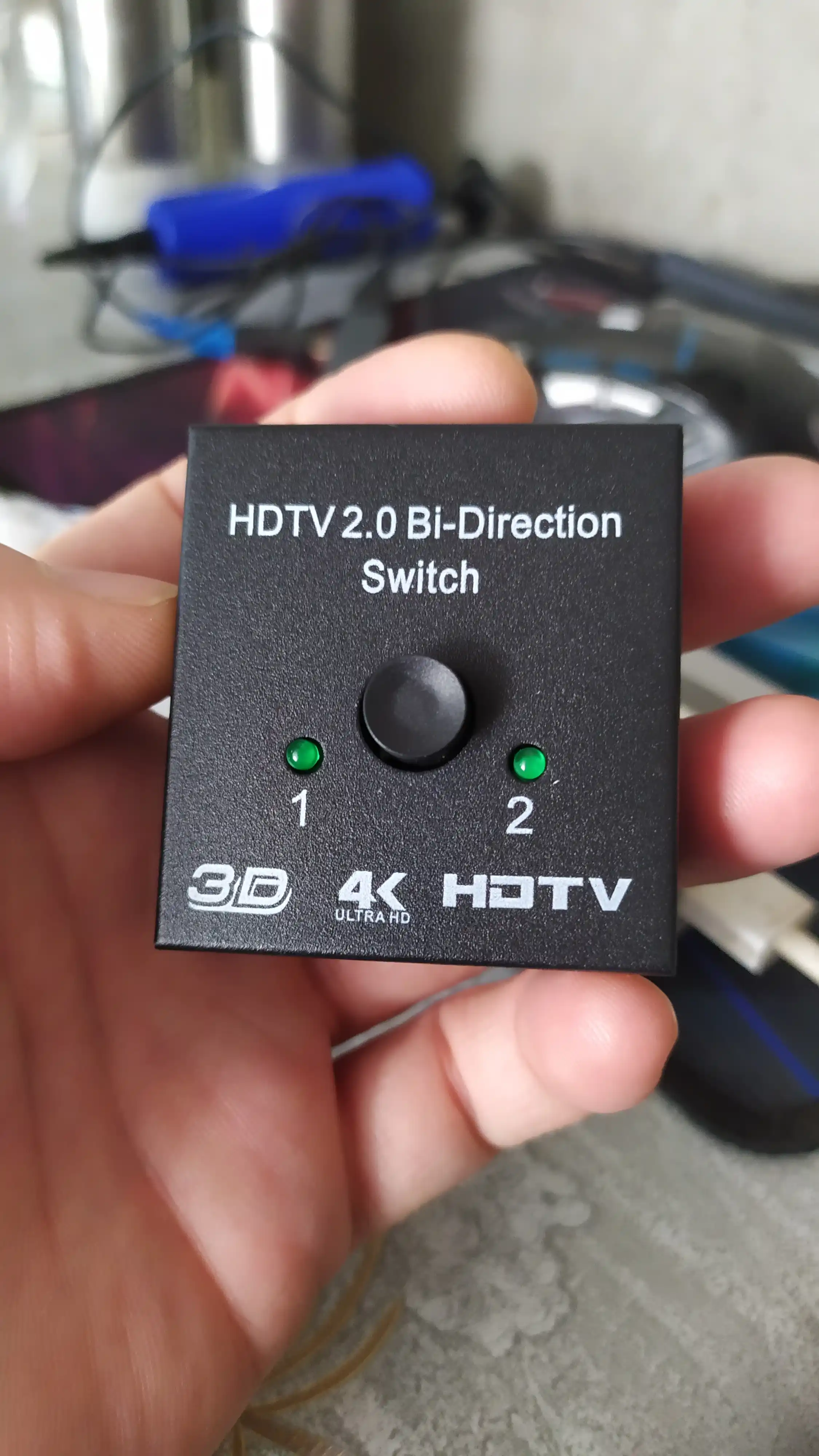 Adapter HDMI switch video ikkita monitorlarga ketma-ketlikda o'tkazuvchi