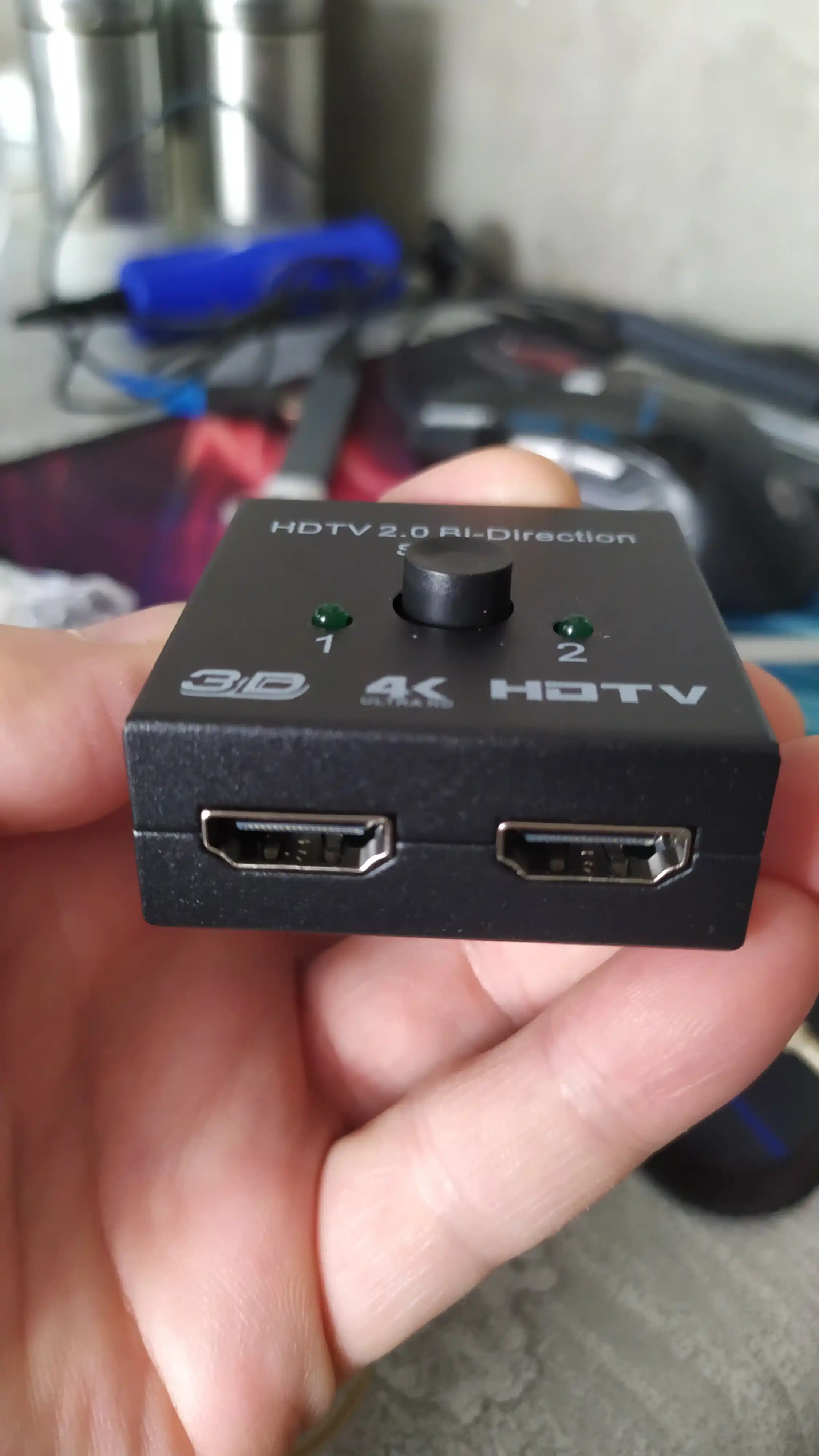 Adapter HDMI switch video ikkita monitorlarga ketma-ketlikda o'tkazuvchi