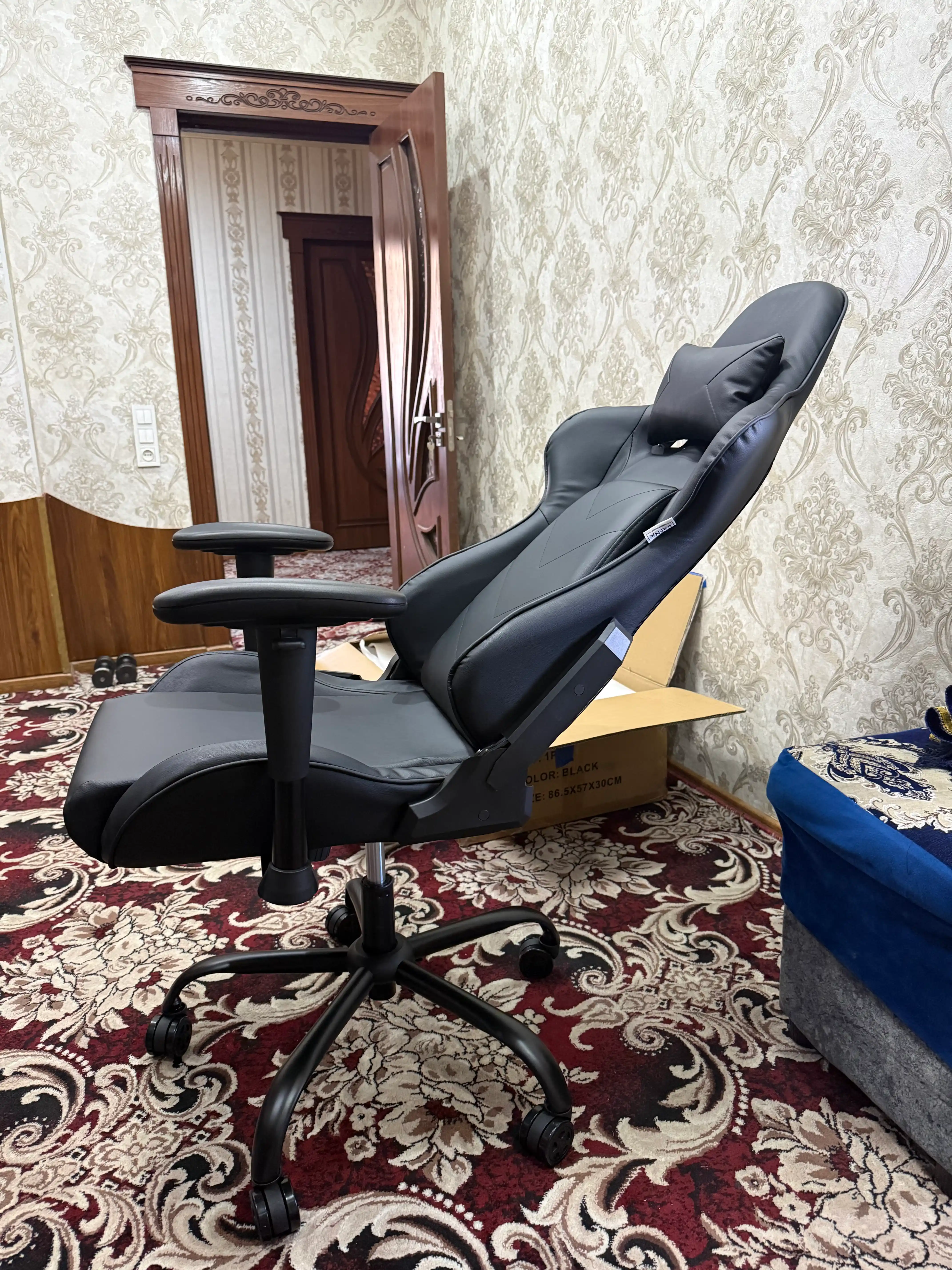 Геймерское кресло Legnaro — эргономика, эко-кожа, 3D подлокотники, качание