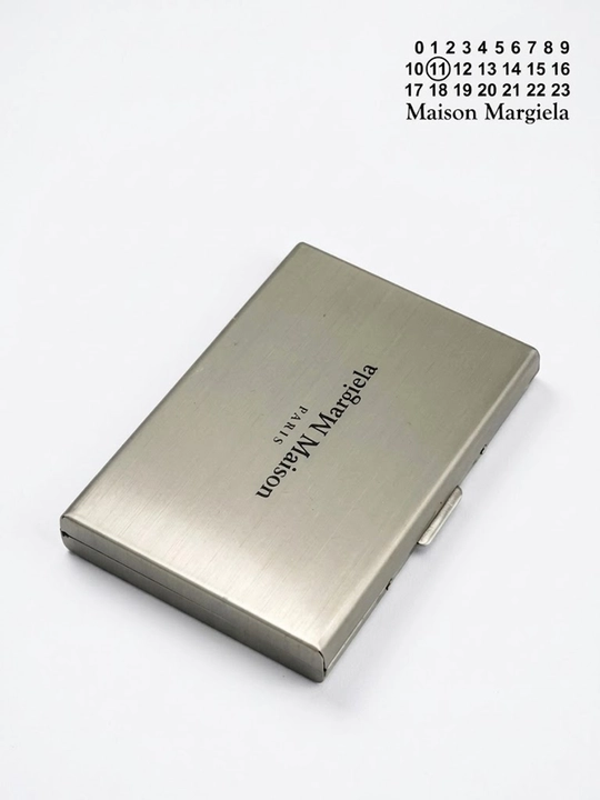 Metall kartxolder, vizitka g'ilofi va ixcham hamyon Maison Margiela Line 11