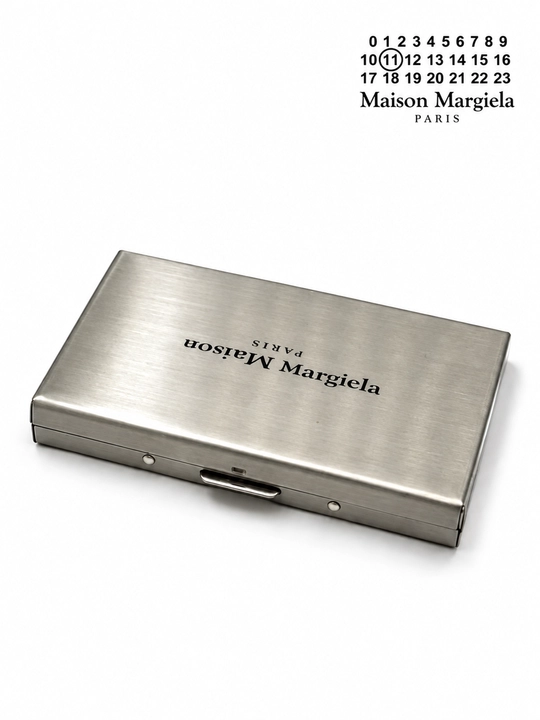 Metall kartxolder, vizitka g'ilofi va ixcham hamyon Maison Margiela Line 11