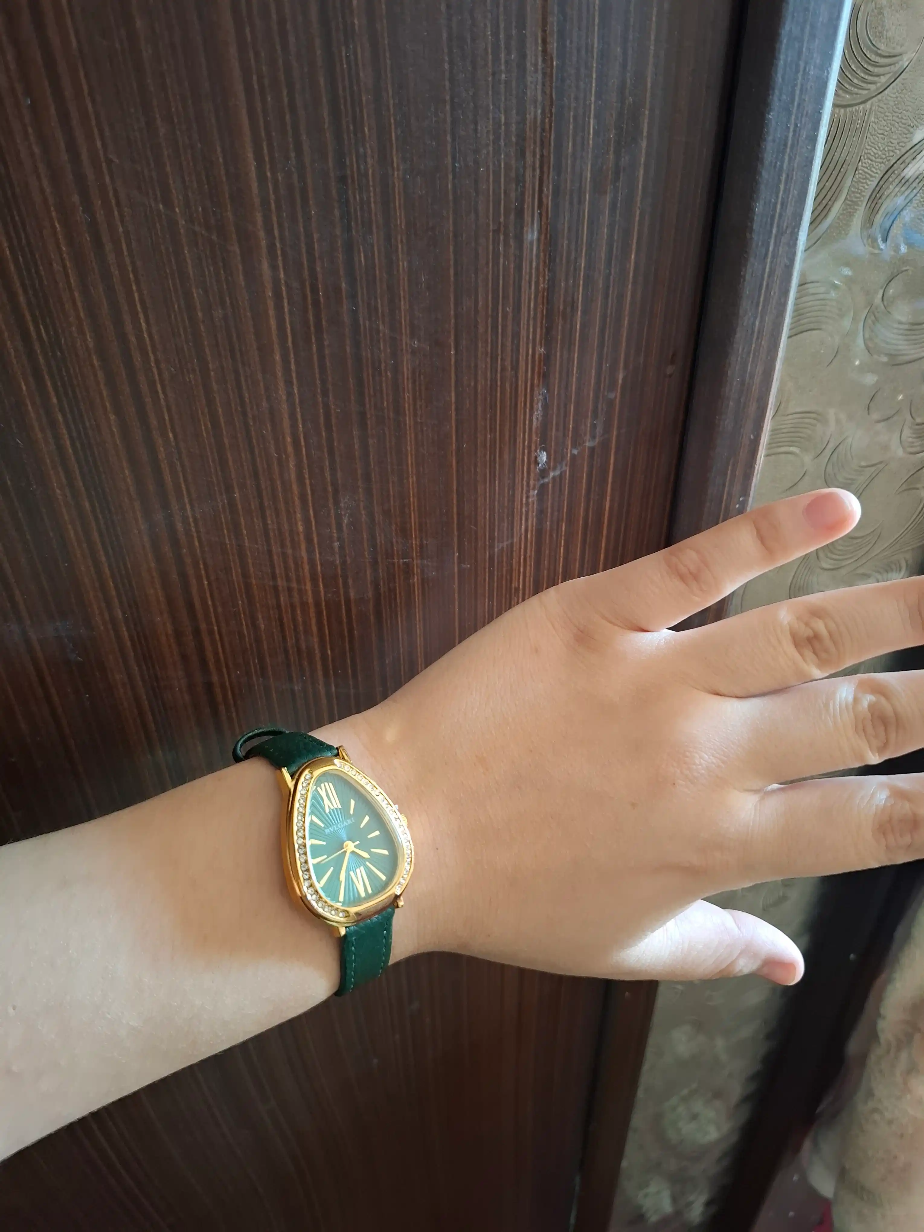 Женские часы, девушек, наручные часы, с кварцевым механизмом, BVLGARI, с кожаным ремешком