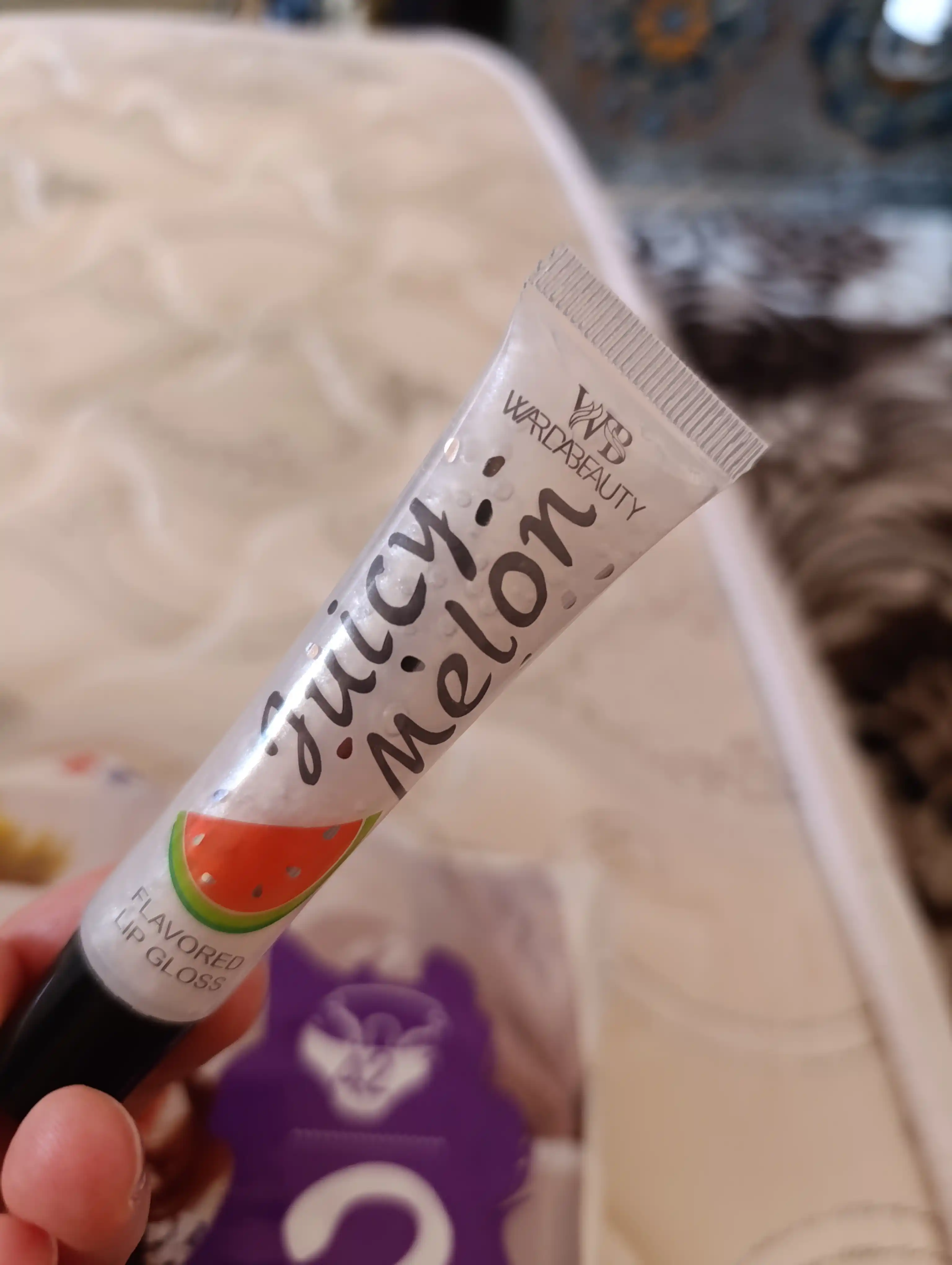 ROMANTIC FOREVER lab yaltirog‘i, namlovchi, 4 xil mevali, 18 g