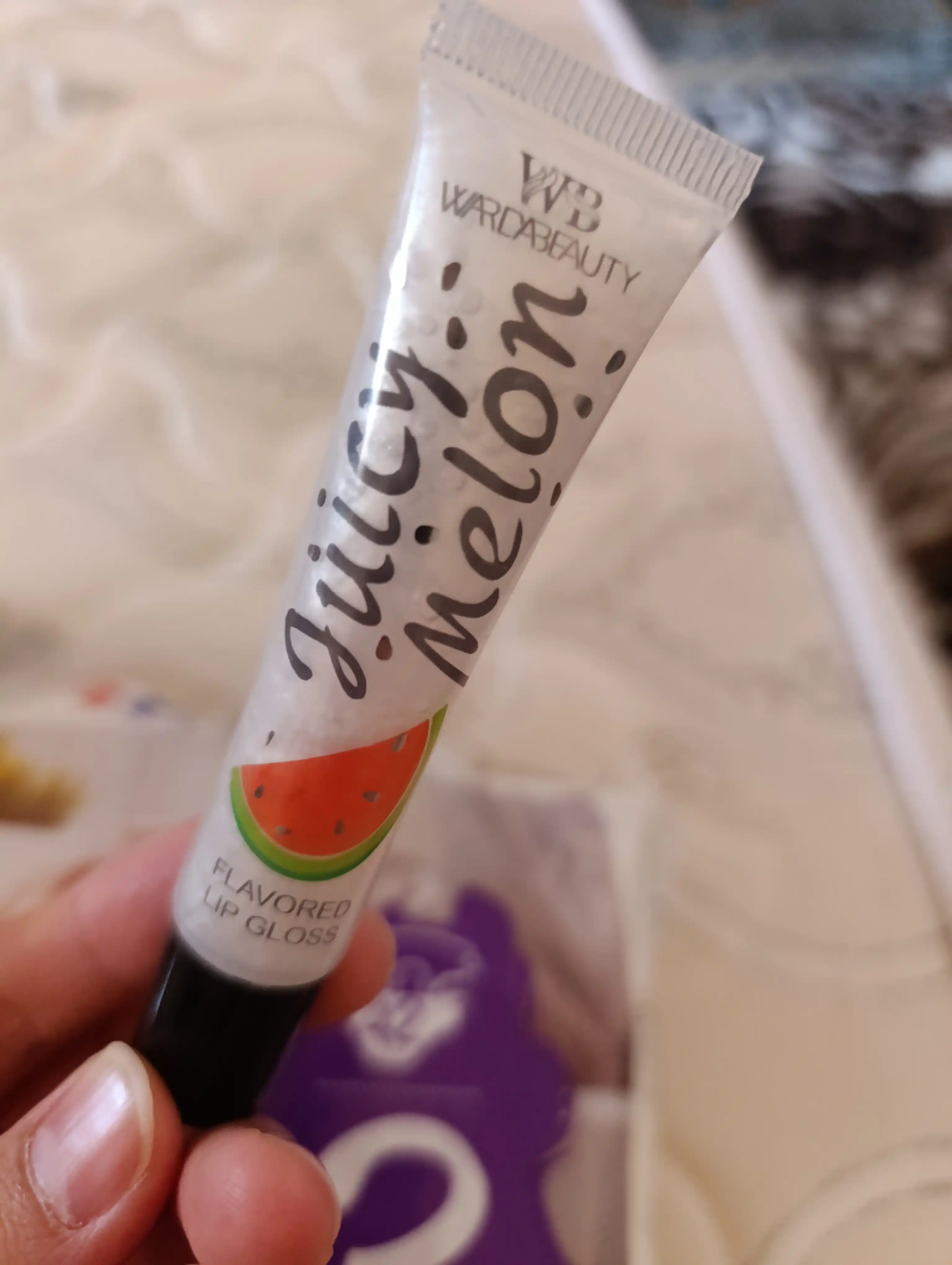 ROMANTIC FOREVER lab yaltirog‘i, namlovchi, 4 xil mevali, 18 g