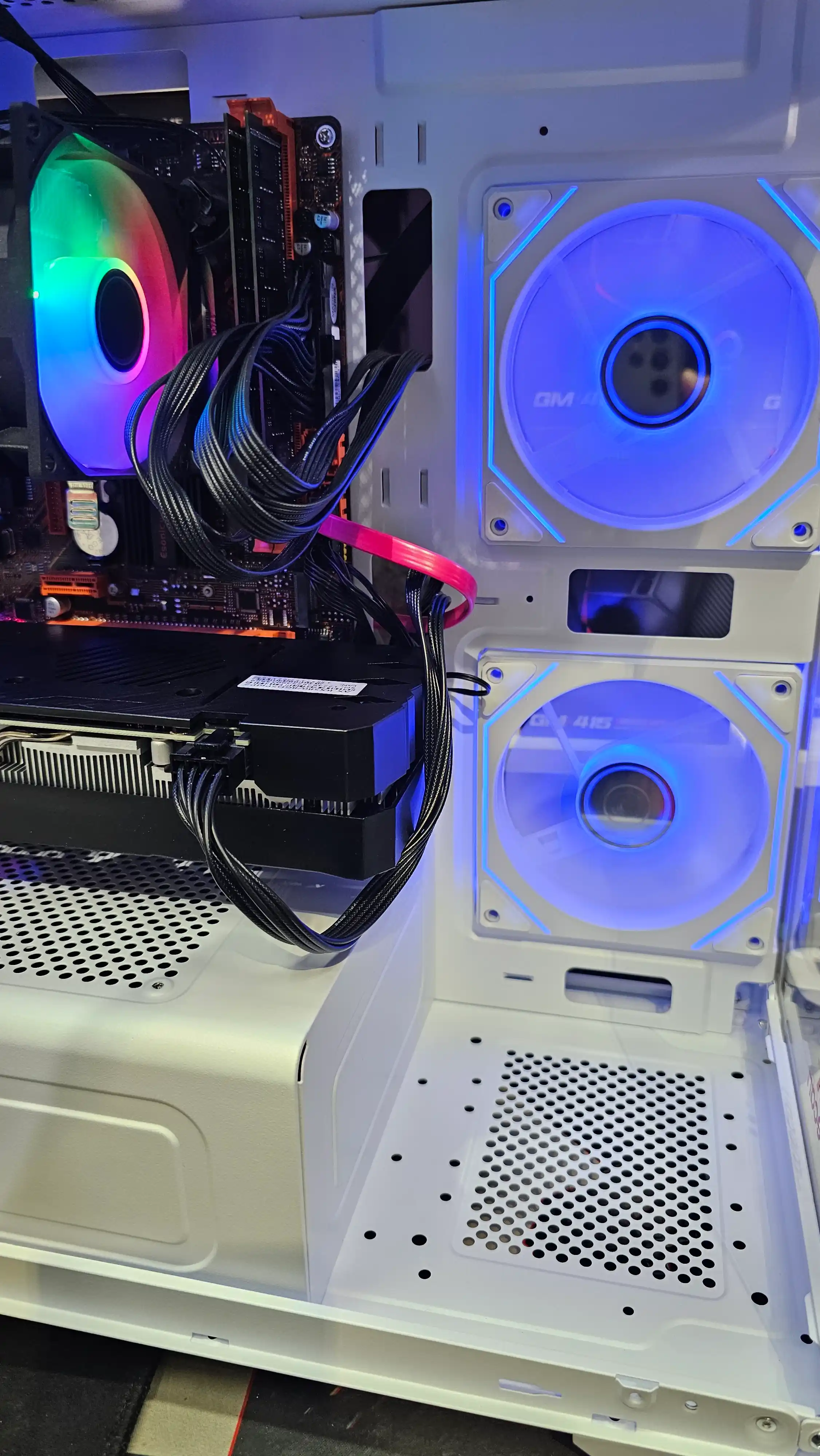 Kompyuter, korpus va monitor o‘yinlar va ofis uchun tayyor to‘plam DDR3 16 GB, SSD 512 GB