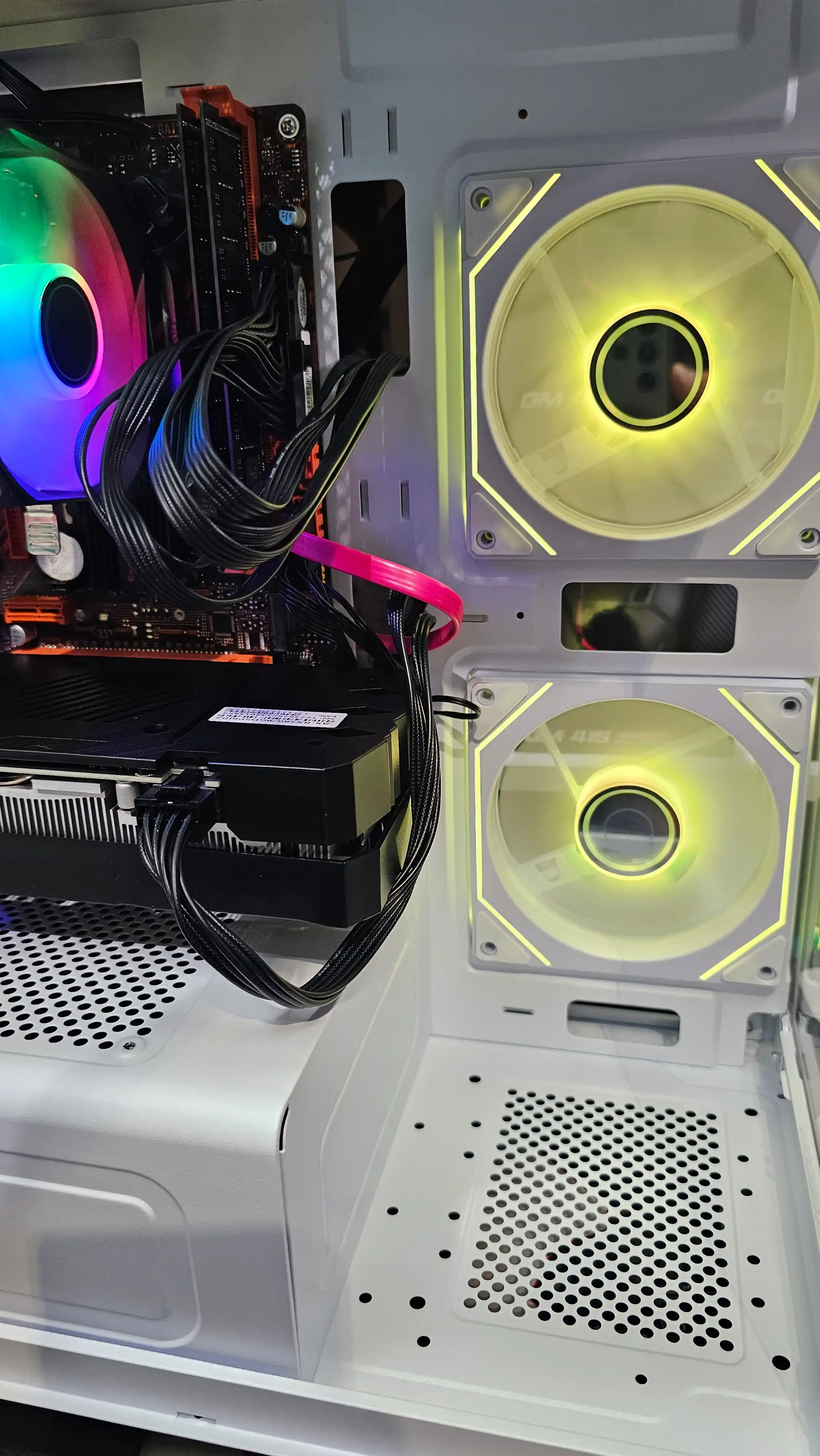 Kompyuter, korpus va monitor o‘yinlar va ofis uchun tayyor to‘plam DDR3 16 GB, SSD 512 GB