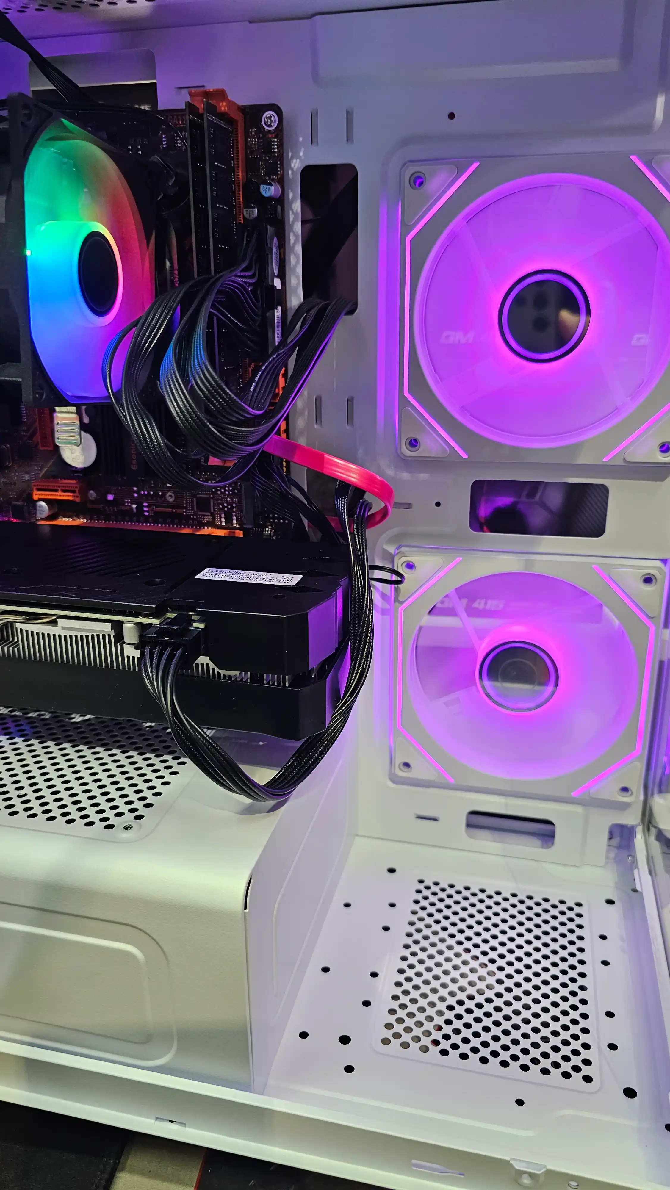 Kompyuter, korpus va monitor o‘yinlar va ofis uchun tayyor to‘plam DDR3 16 GB, SSD 512 GB