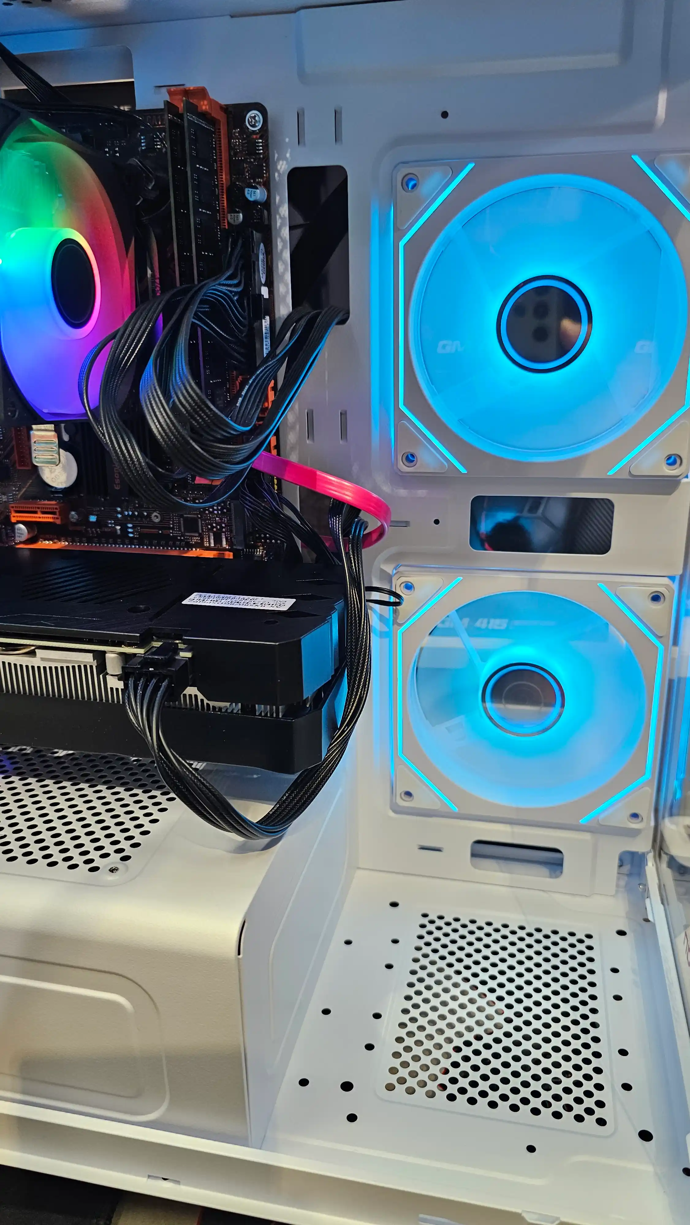 Kompyuter, korpus va monitor o‘yinlar va ofis uchun tayyor to‘plam DDR3 16 GB, SSD 512 GB