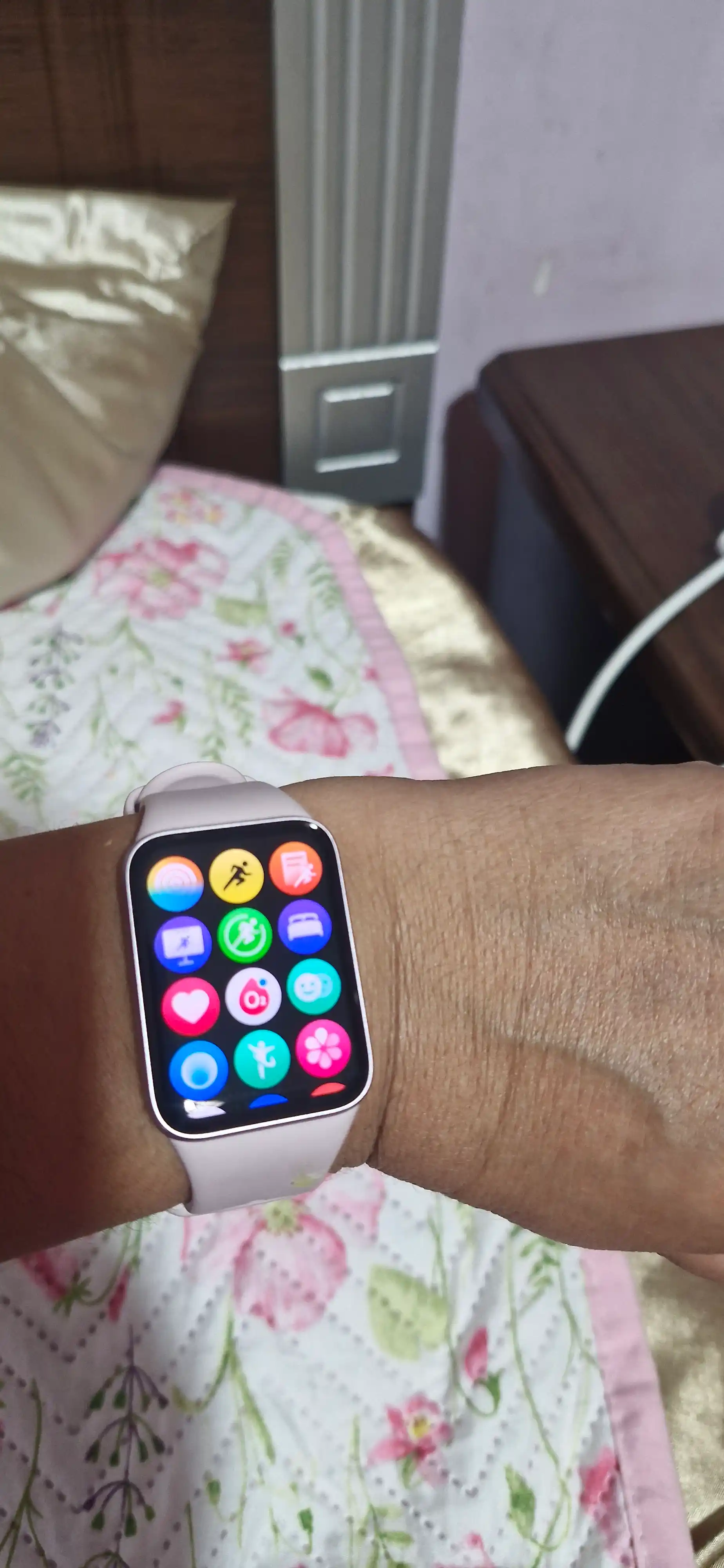 Xiaomi Smart Band 10 Pro, 1.74″ AMOLED display, 21-day battery, GNSS, 5ATM, 2000 nits