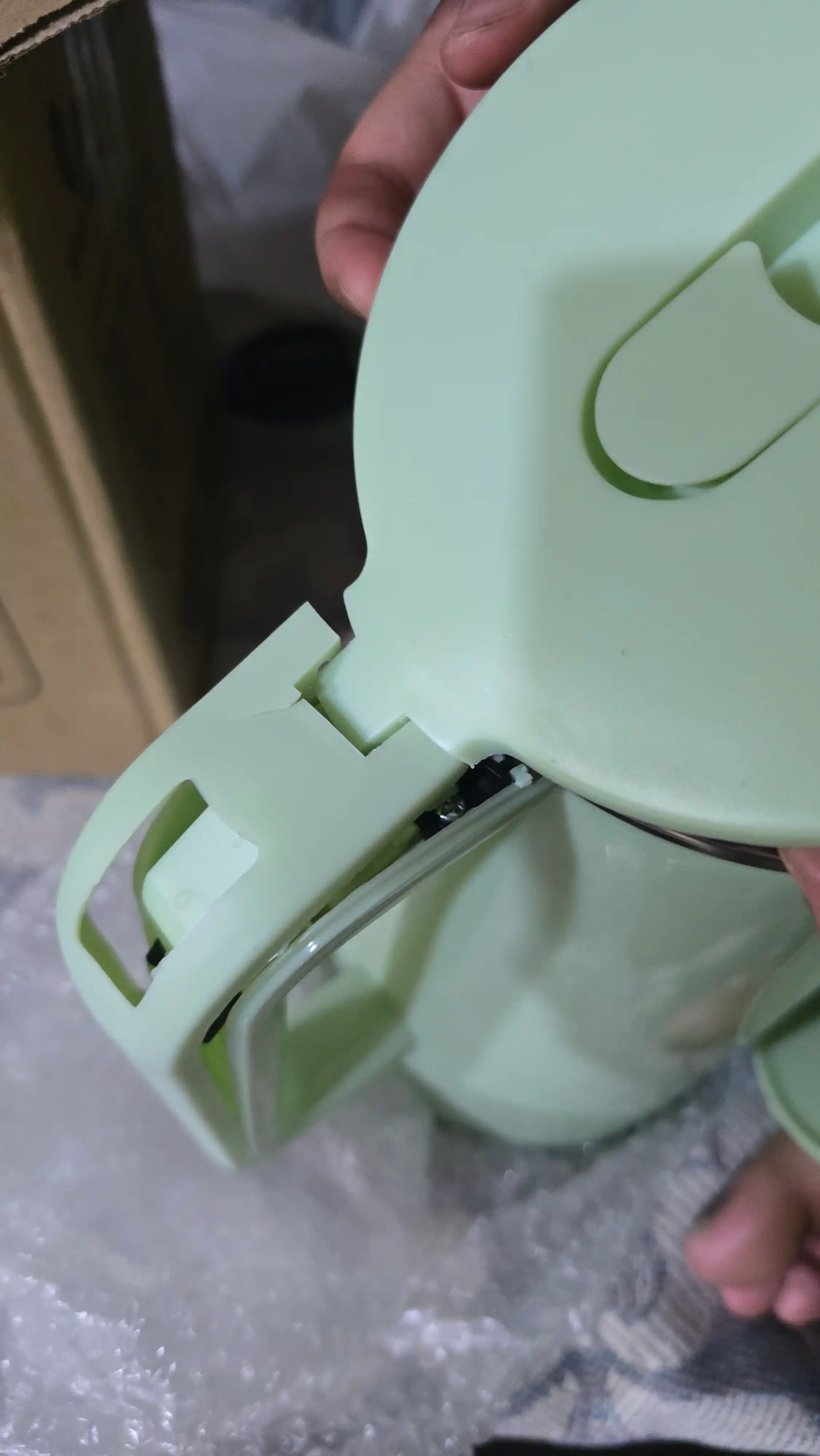 HAN RIVER choy damlash uchun elektr, 2.3 litrli, metall choynak