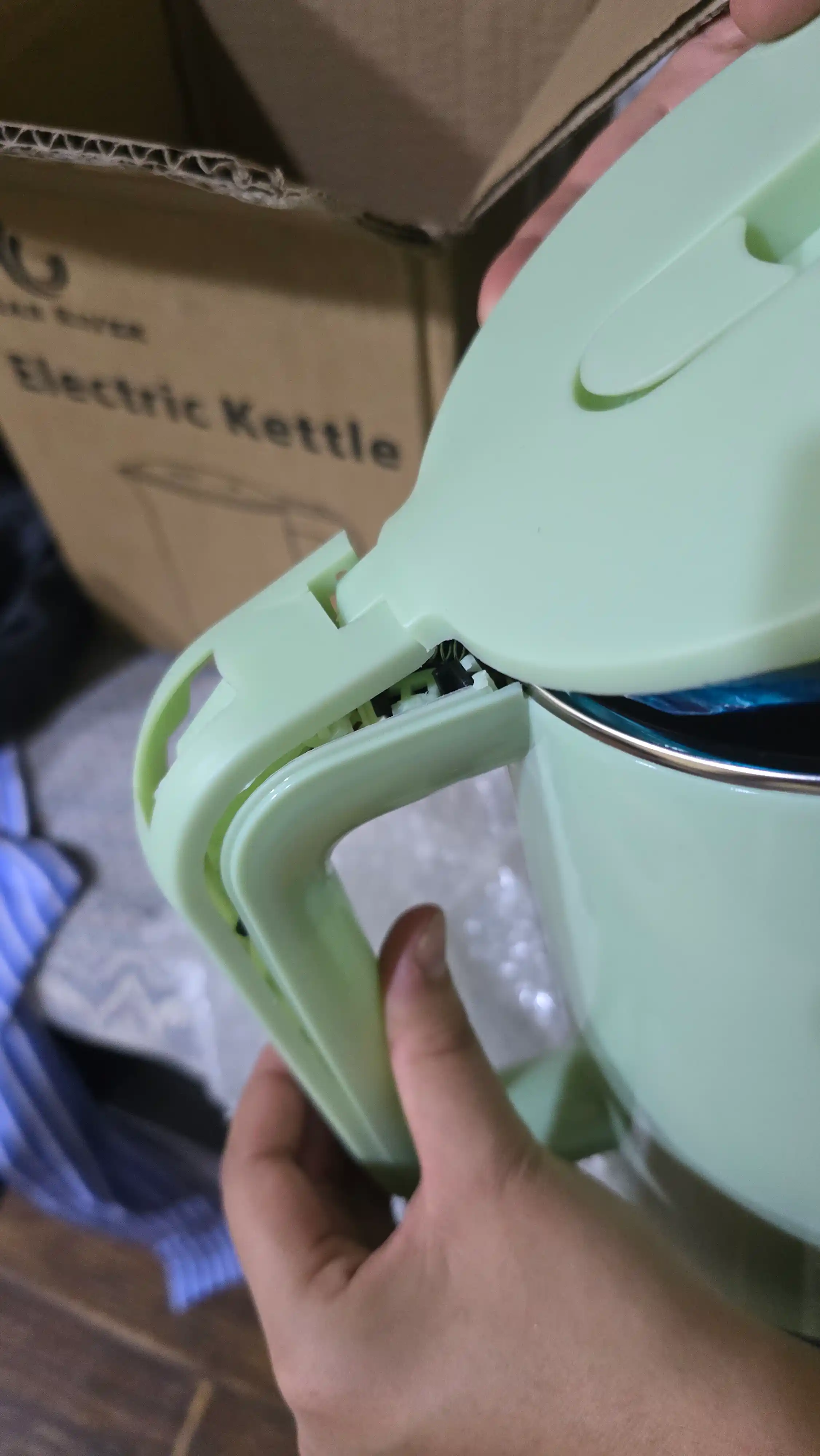 HAN RIVER choy damlash uchun elektr, 2.3 litrli, metall choynak