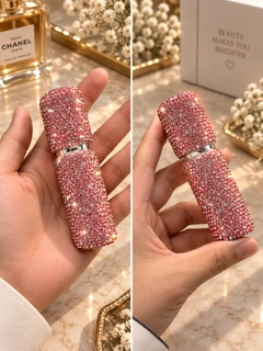 Розовый