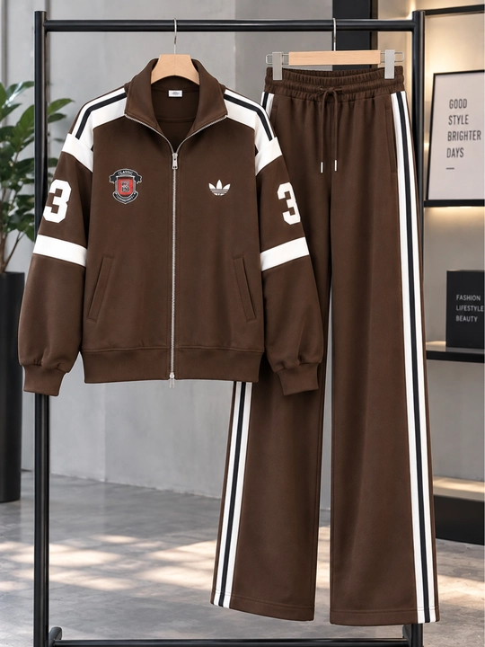 Ayollar sport kostyumi