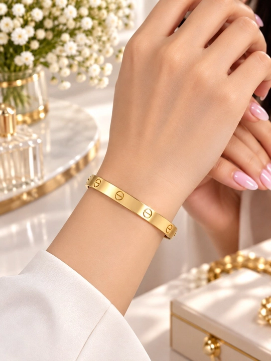 Bvlgari, Blakuzuk, yollar uchun bilaguzuk, Cartier love, Cartier Clash, Cartier Nail
