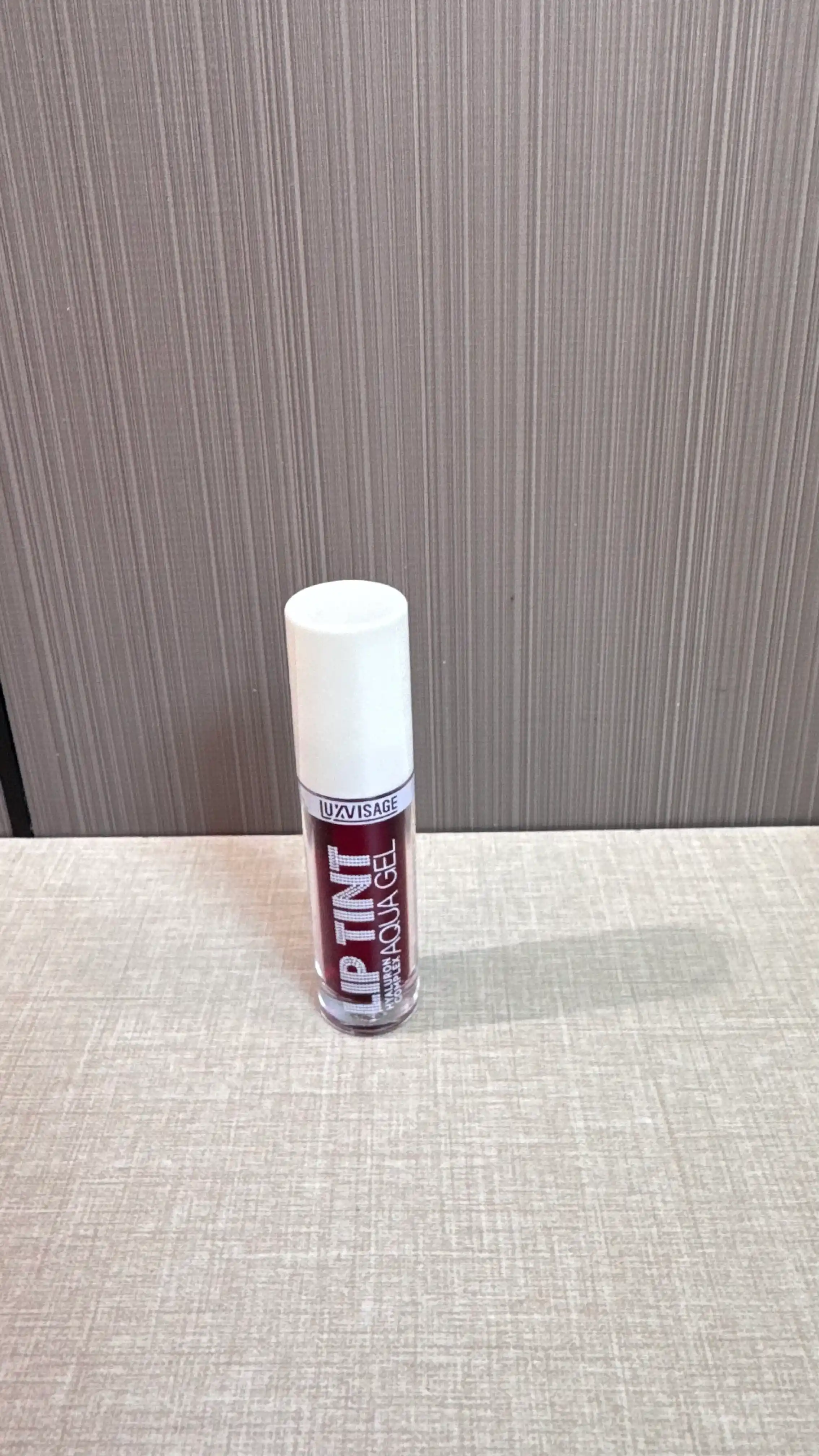 Тинт-аквагель для губ, придающий губам тонус Lip Tint Aqua Gel
