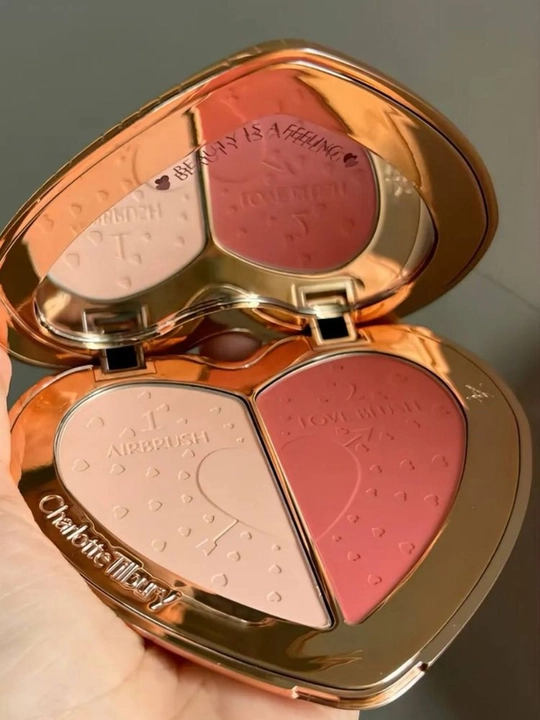 Charlotte Tilbury Ixcham 2 ta 1 da paletka - yurak shaklidagi upa va qizillik