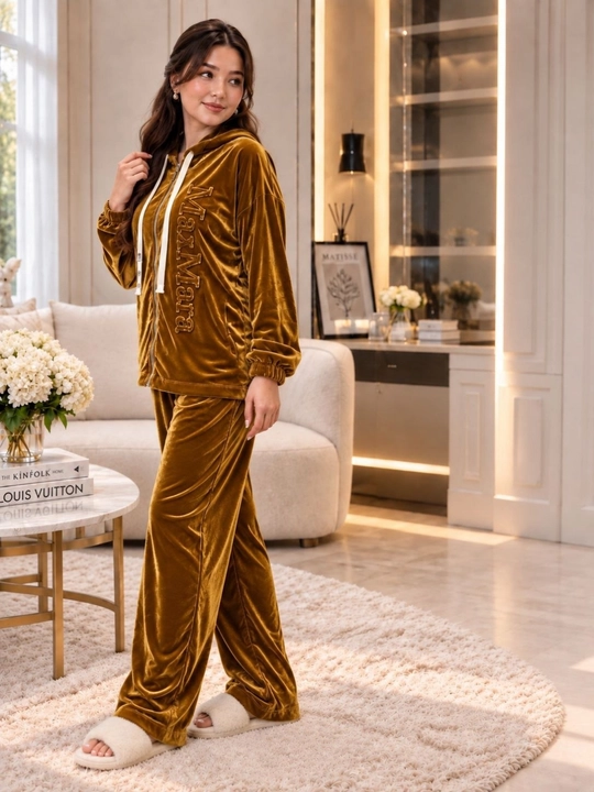 Ayollar villur kostyumi oversize 46-52 yumshoq villur hudili fermuarli 2 qismli kostyum