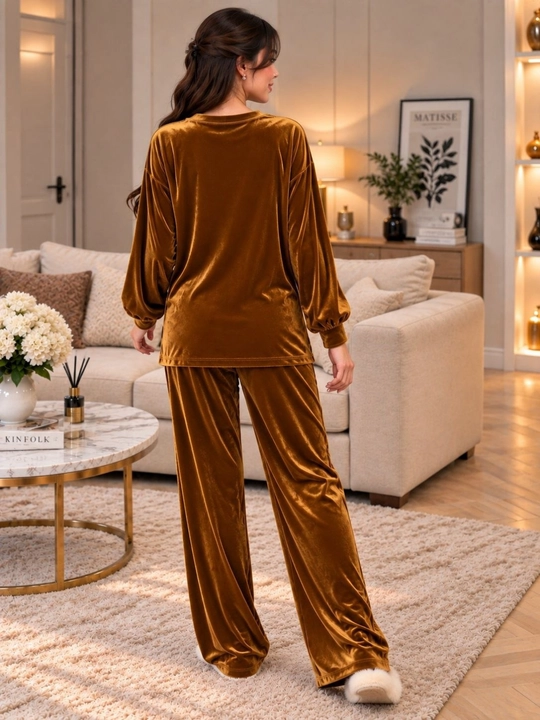 Ayollar uchun velur kostyum-dvoyka, yumshoq uy to‘plami, oversize 46–52