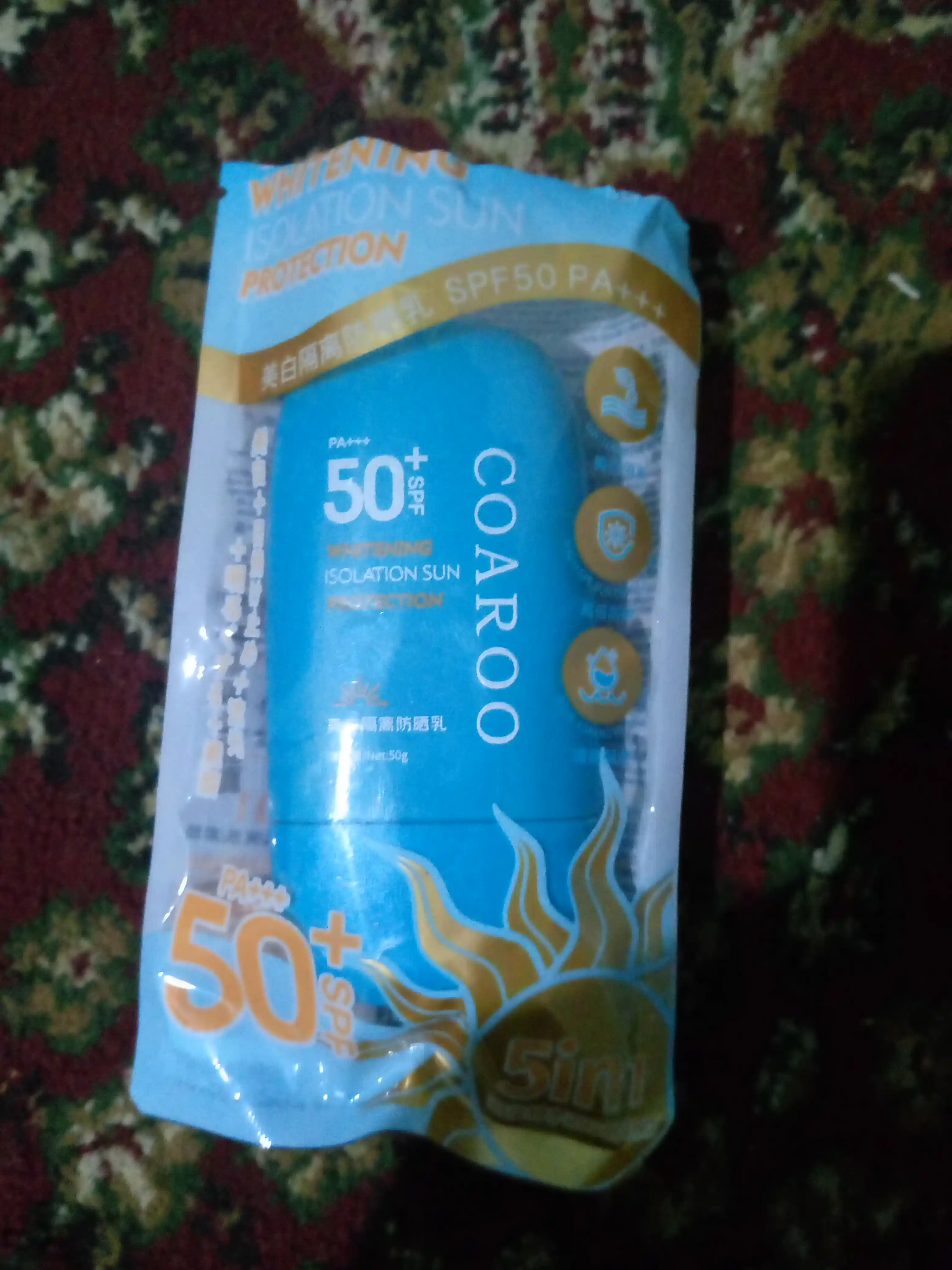 Yuz uchun SPF 50 namlantiruvchi quyoshdan himoyalovchi krem