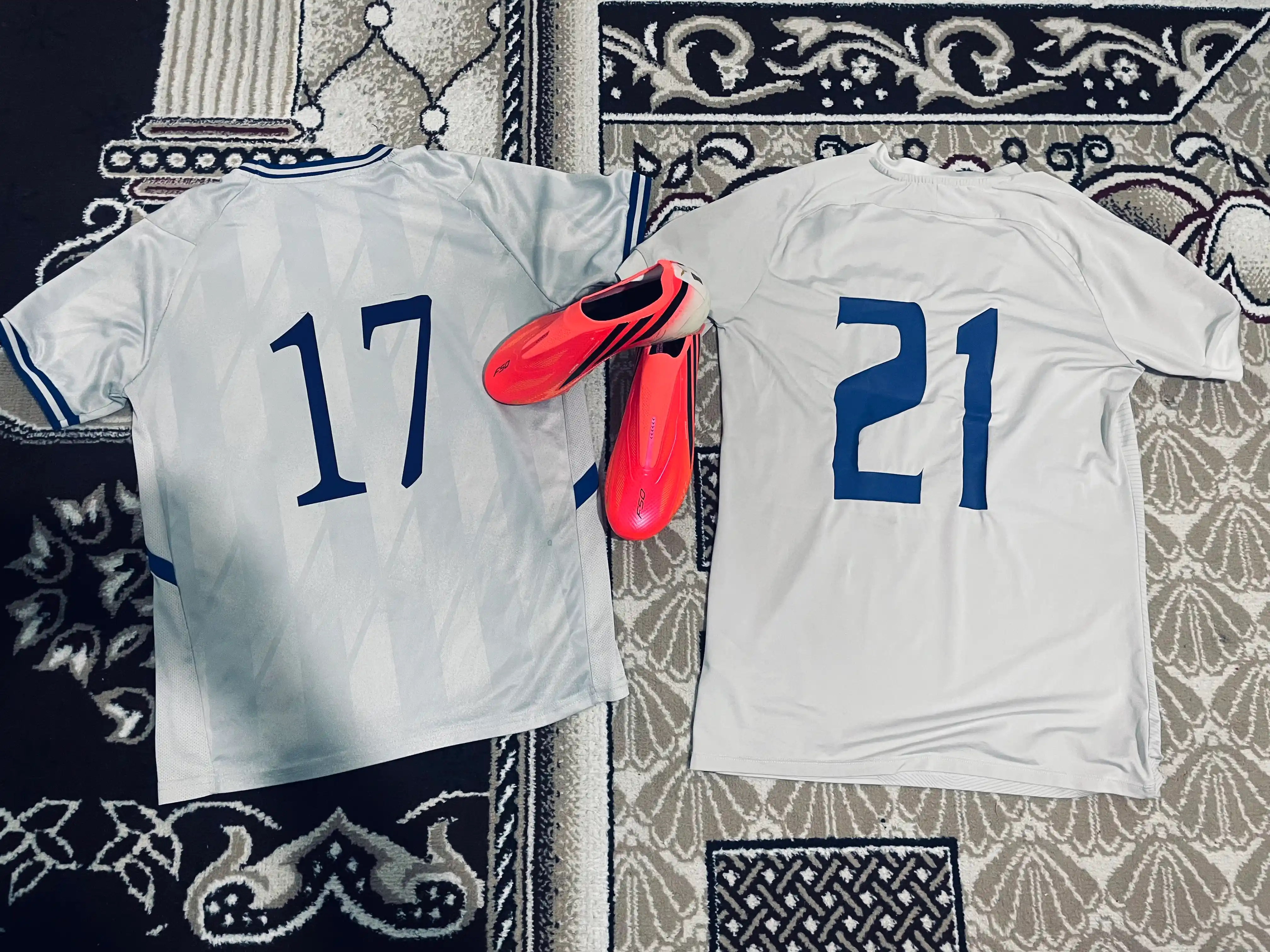 Futbol butsilari, erkaklar uchun, o‘smirlar uchun, 36-45 o‘lcham