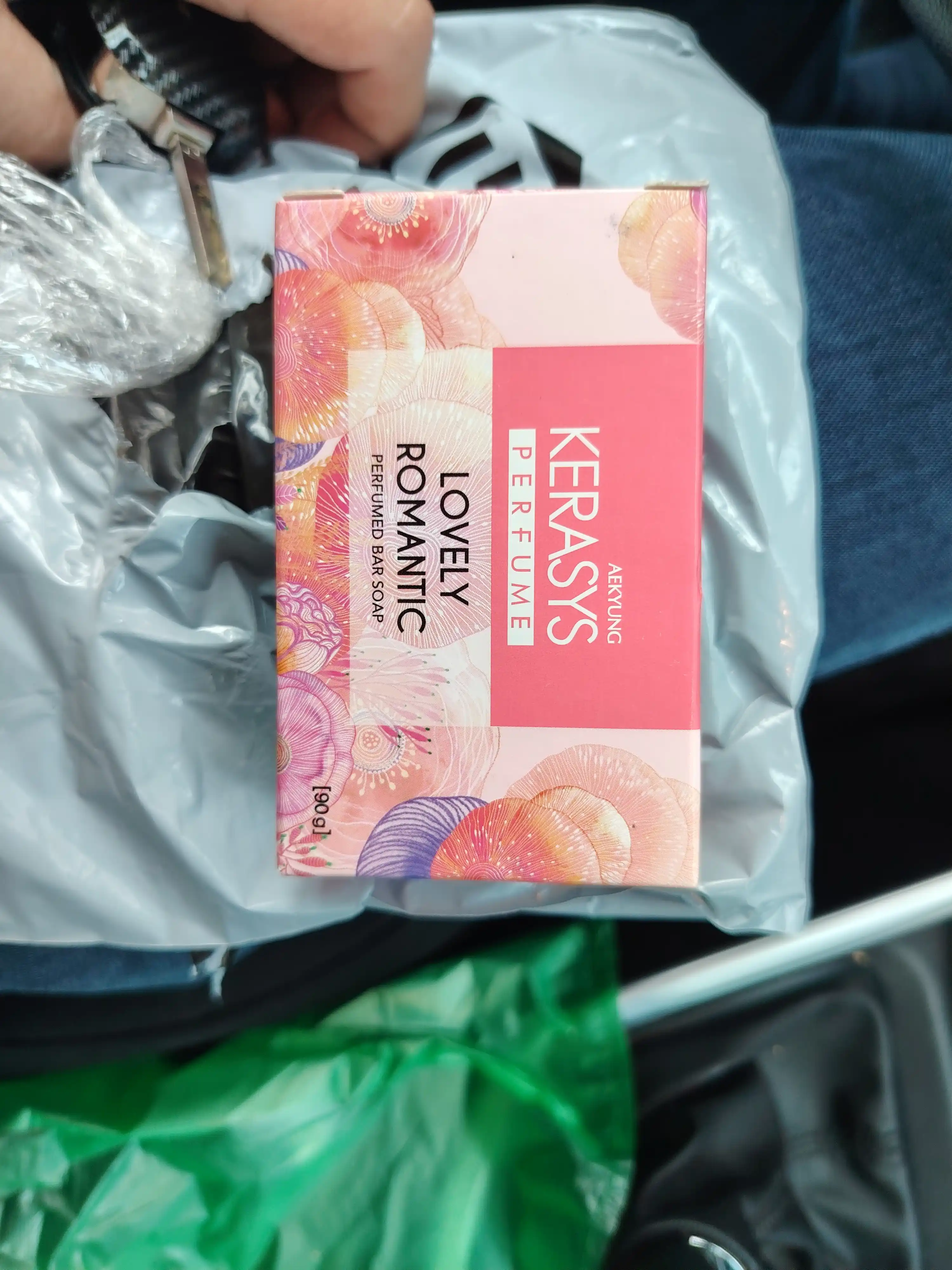 Kerasys kosmetik, xushbo‘ylantirilgan, ozuqaviy, namlovchi, yog‘sizlantiruvchi sovuni