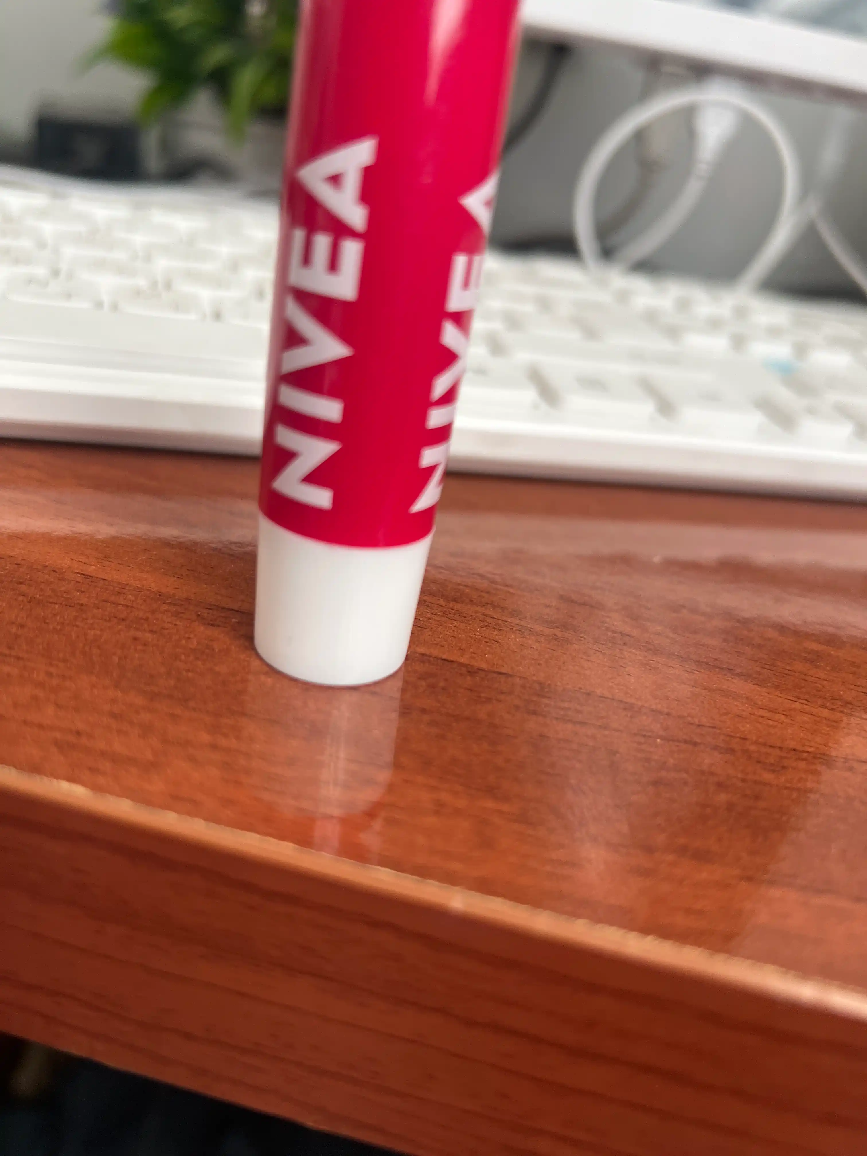 NIVEA Fruity Shine Gilos lab balzami 4,8 g