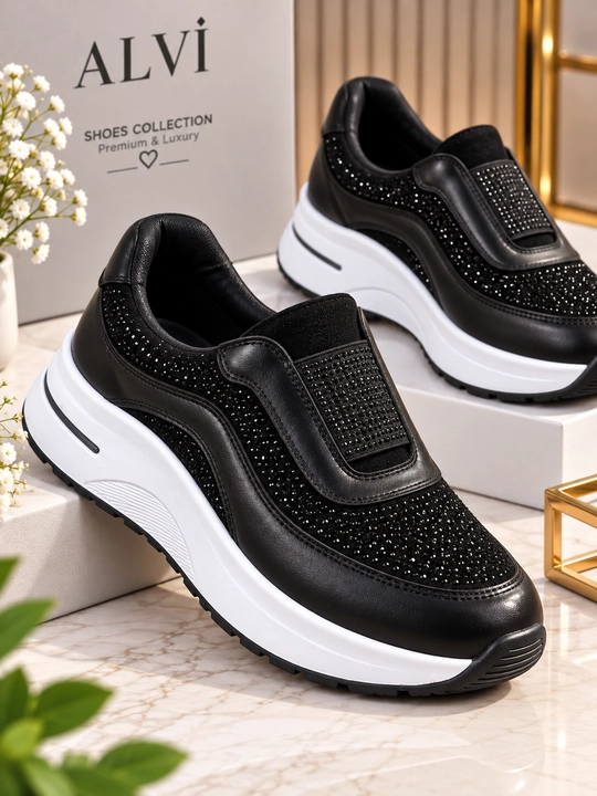 Ayollar krossovkasi, slip-on, qalin platformali, bezakli kundalik oyoq kiyim