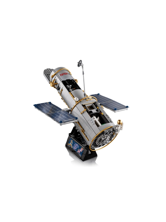 Конструктор LEGO Icons Космический телескоп Хаббл 11382