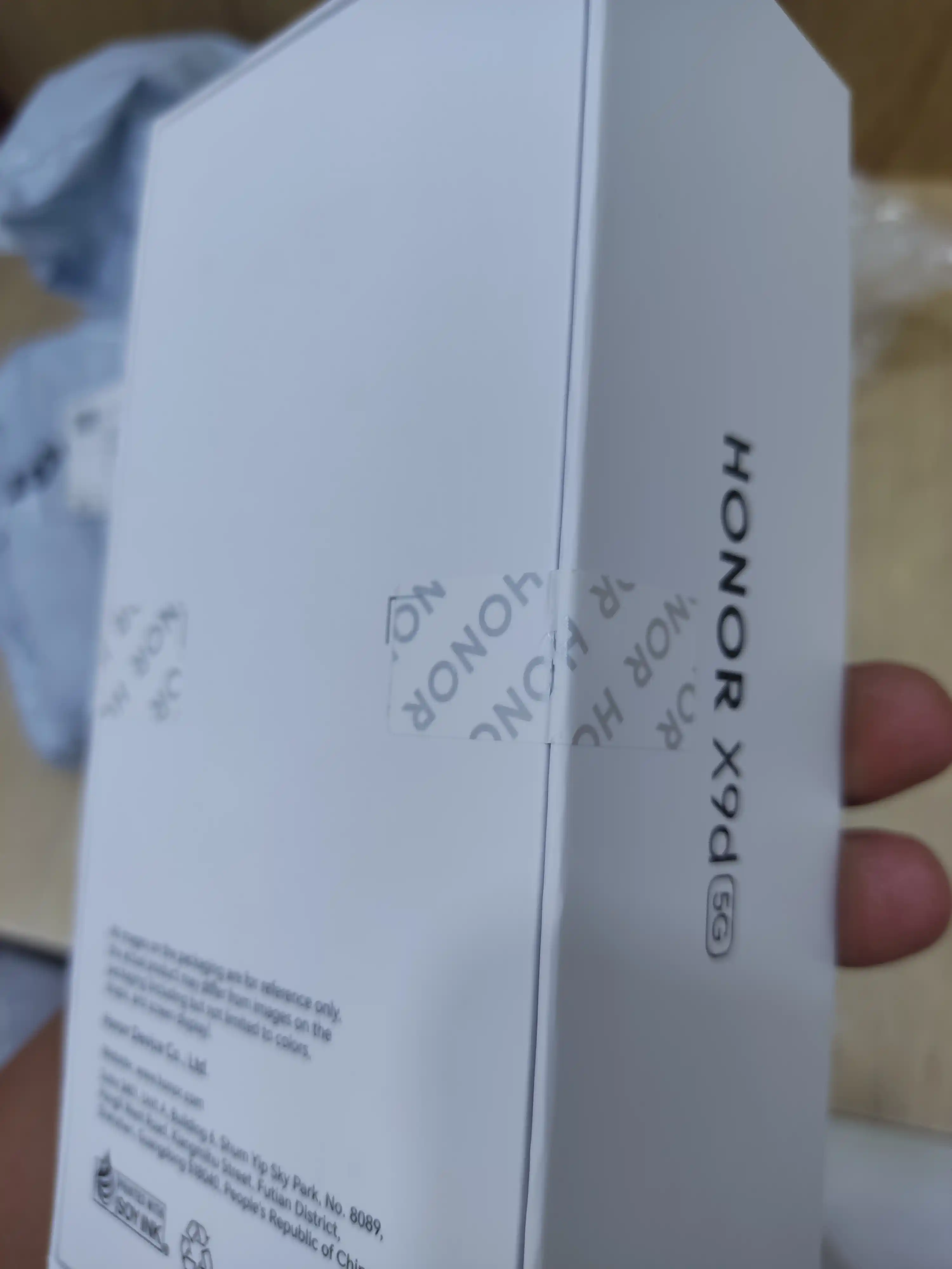 Смартфон HONOR X9d 5G 6.79" AMOLED, Snapdragon 6 Gen 4, 108 Мп, 8300 мА·ч