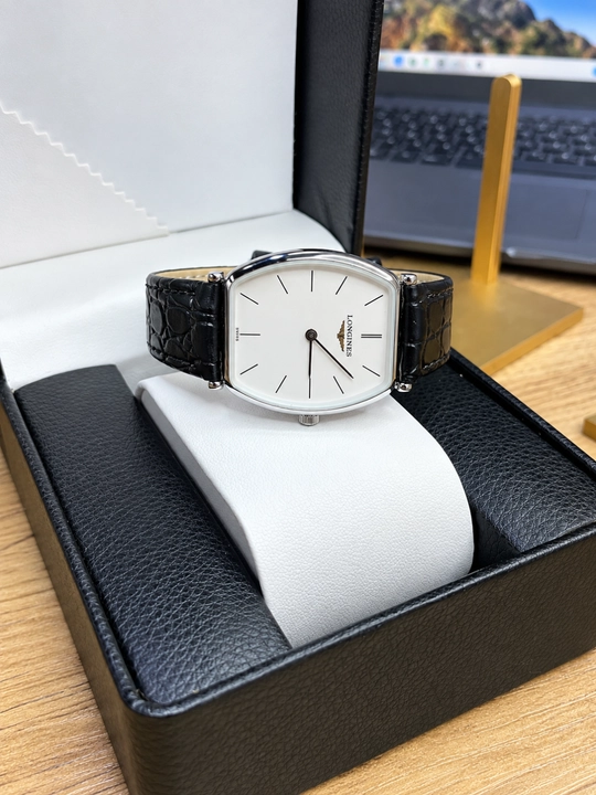 Longines erkaklar qo‘l soati, klassik dizaynli, kvars mexanizmli, charm tasmali