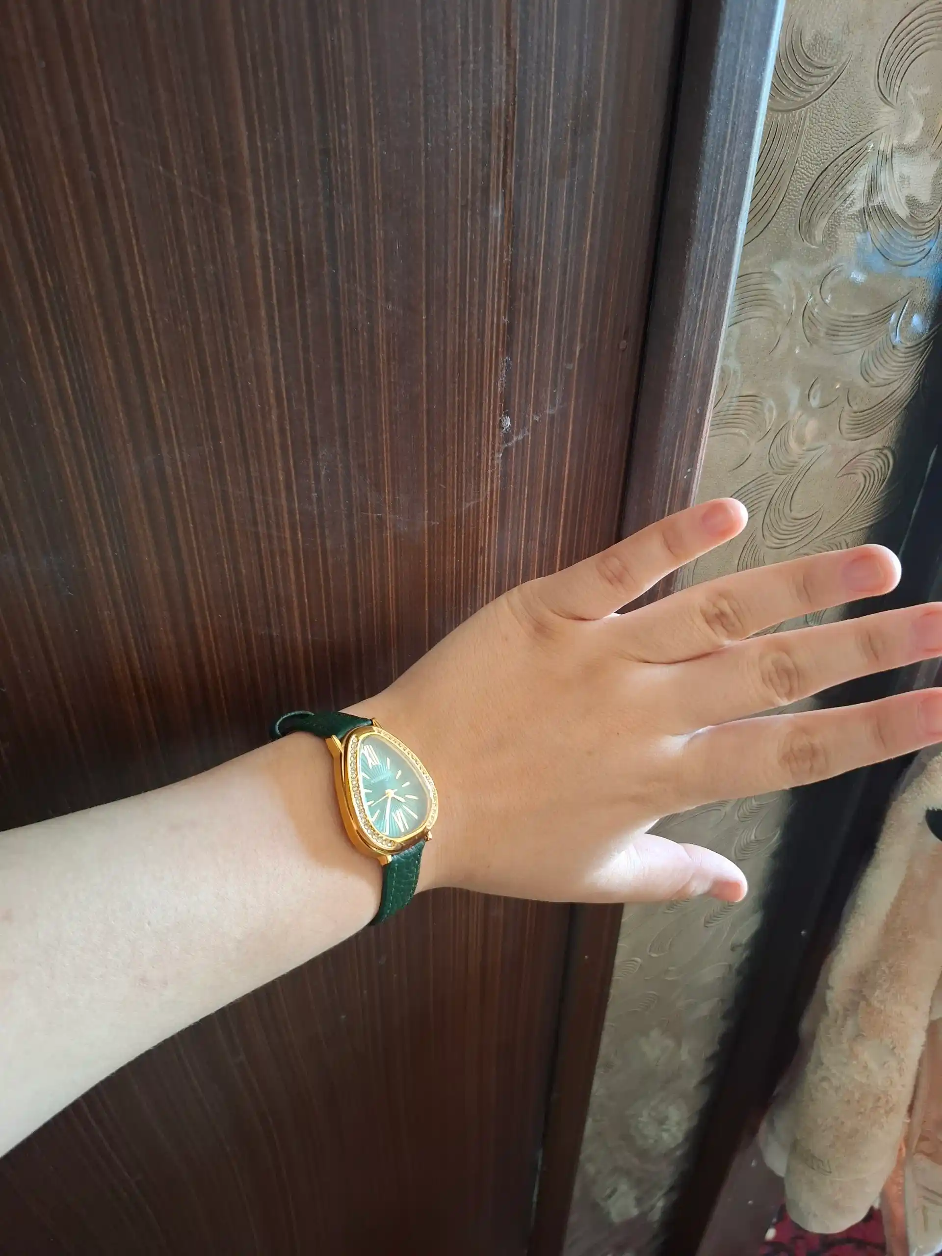 Женские часы, девушек, наручные часы, с кварцевым механизмом, BVLGARI, с кожаным ремешком