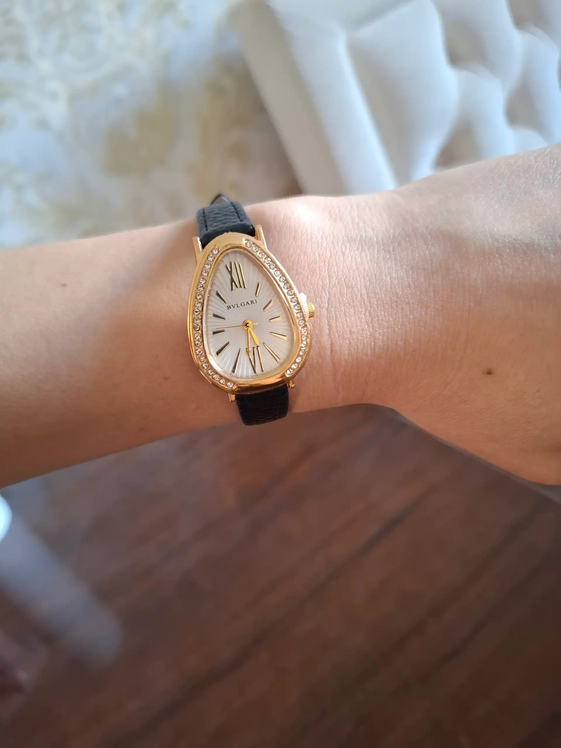 Женские часы, девушек, наручные часы, с кварцевым механизмом, BVLGARI, с кожаным ремешком