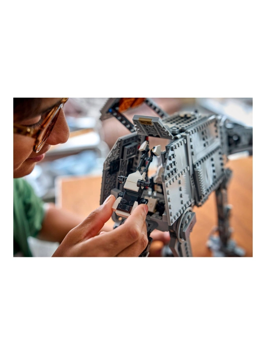 LEGO Star Wars Imperiya qoldig‘i AT-AT va INT-4 konstruktori 75454