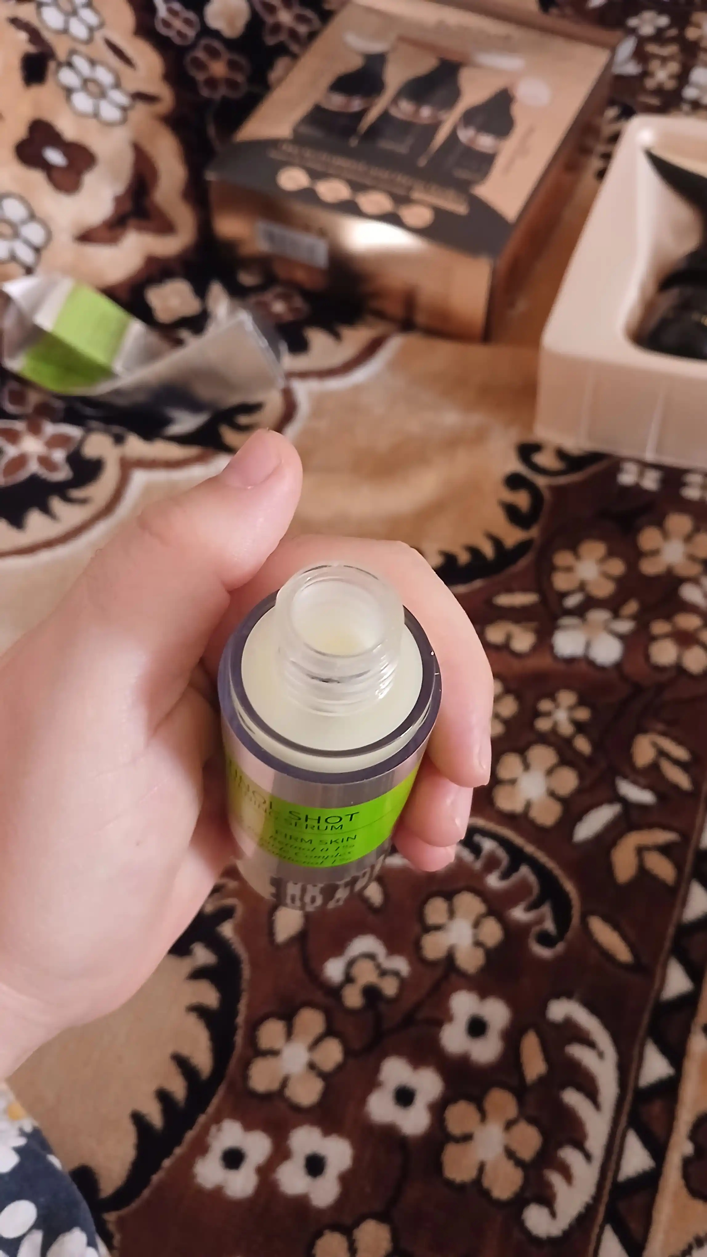 Yuzni tortuvchi krem va mustahkamlovchi zardob retinol bilan, Celimax