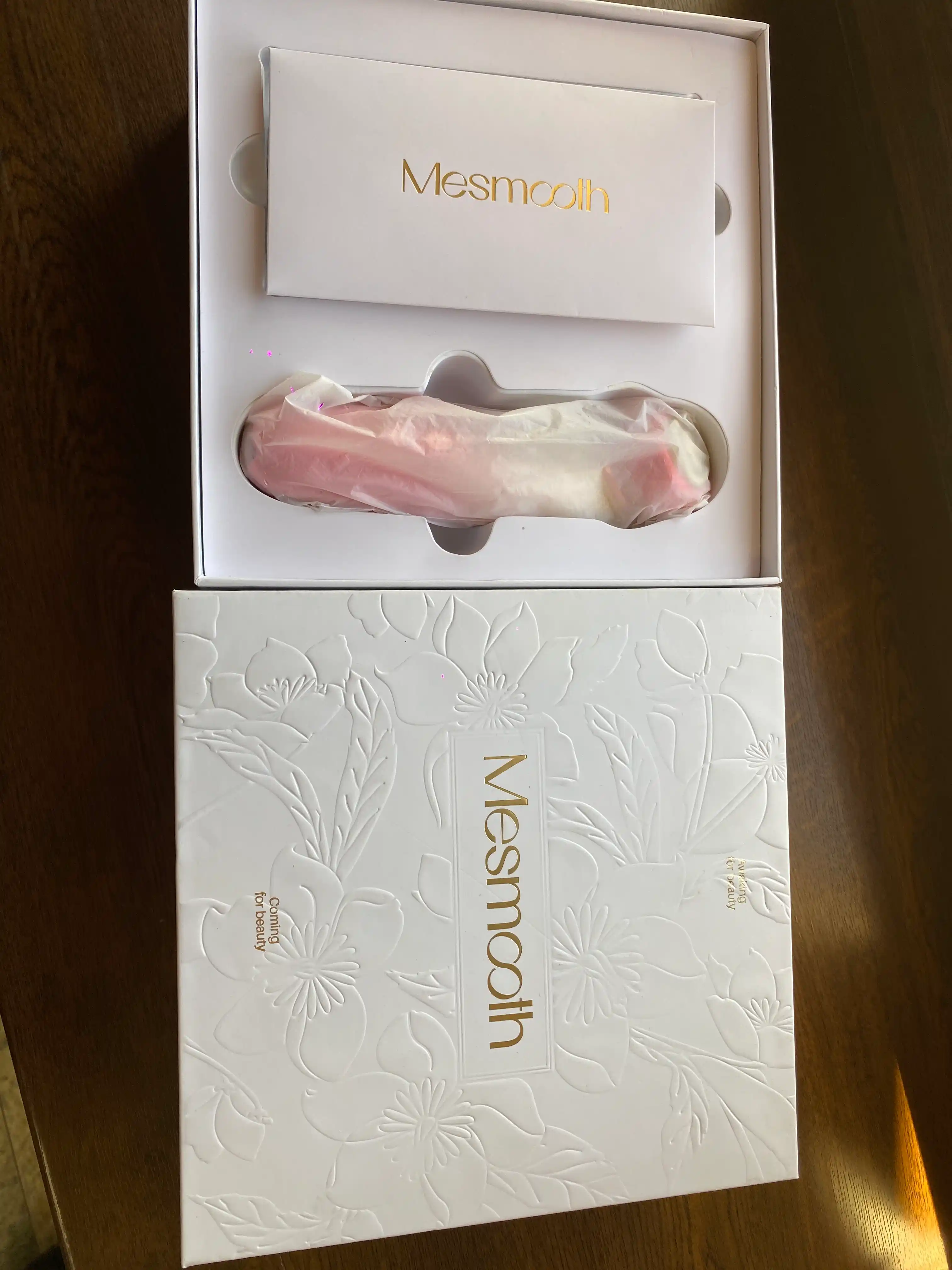 Массажер для лица с LED-терапией и микротоками MESMOOTH C1PRO