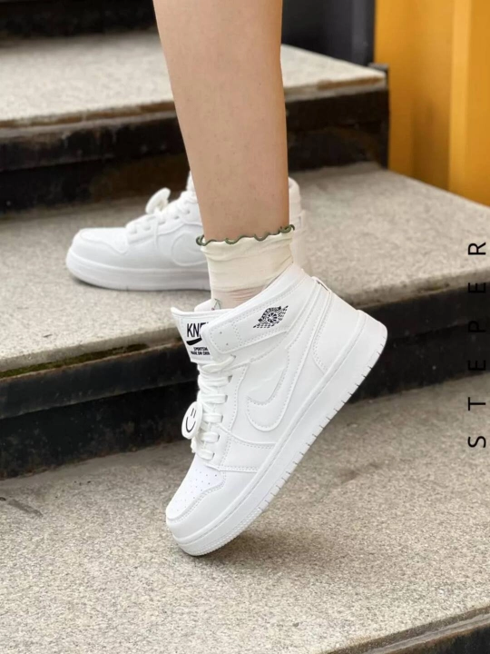 NIKE SB DUNK LOW va AIR JORDAN krossovkalari, 36-45 o‘lchamlarda, yoz va kuz uchun