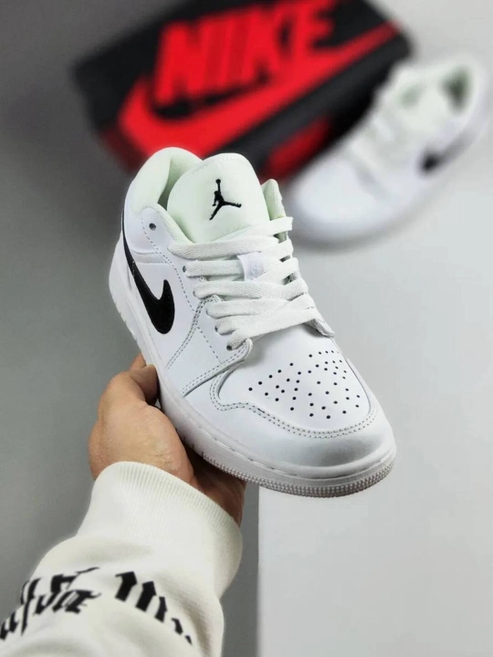 NIKE SB DUNK LOW va AIR JORDAN krossovkalari, 36-45 o‘lchamlarda, yoz va kuz uchun