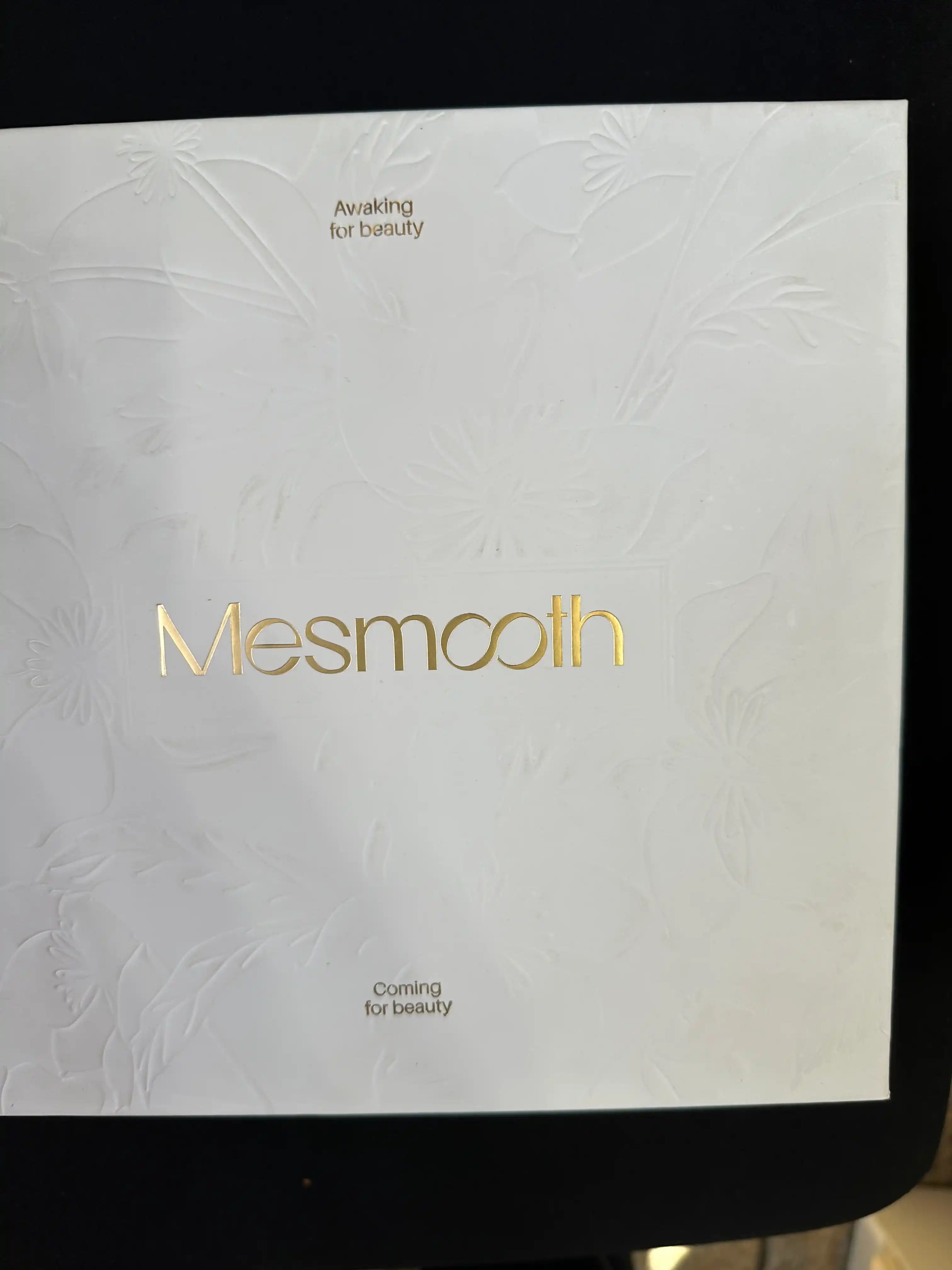 Массажер для лица с LED-терапией и микротоками MESMOOTH C1PRO