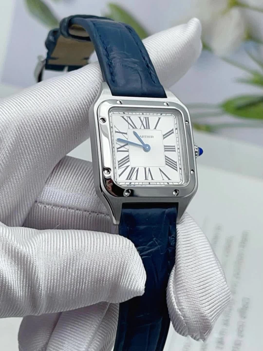 Cartier Santos-Dumont kolleksiyasining katta o‘lchamli modeli