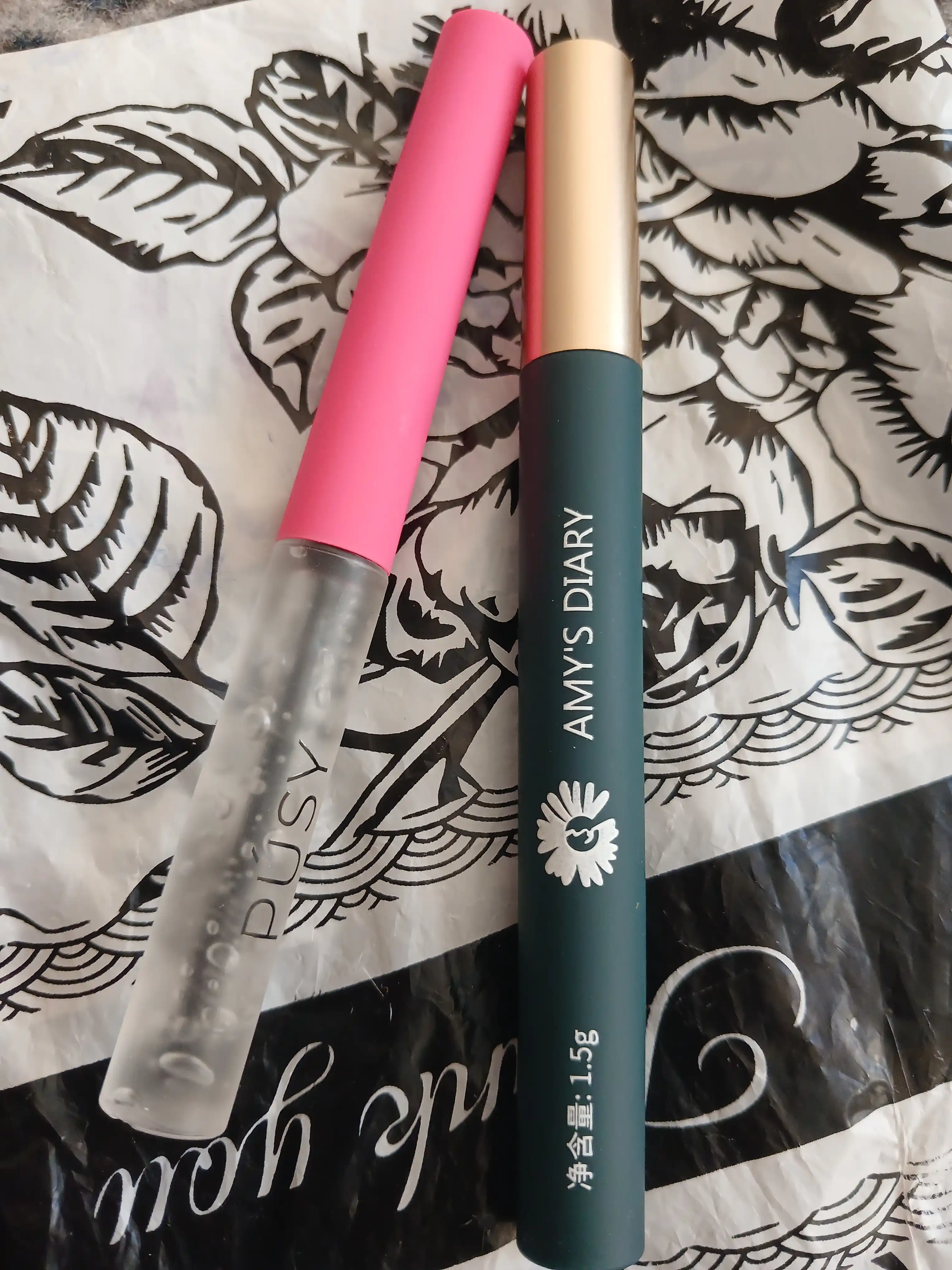 PUSY Brow Fix Gel – yengil, yotqizish va uzoq muddatli fiksatsiya, 5 ml