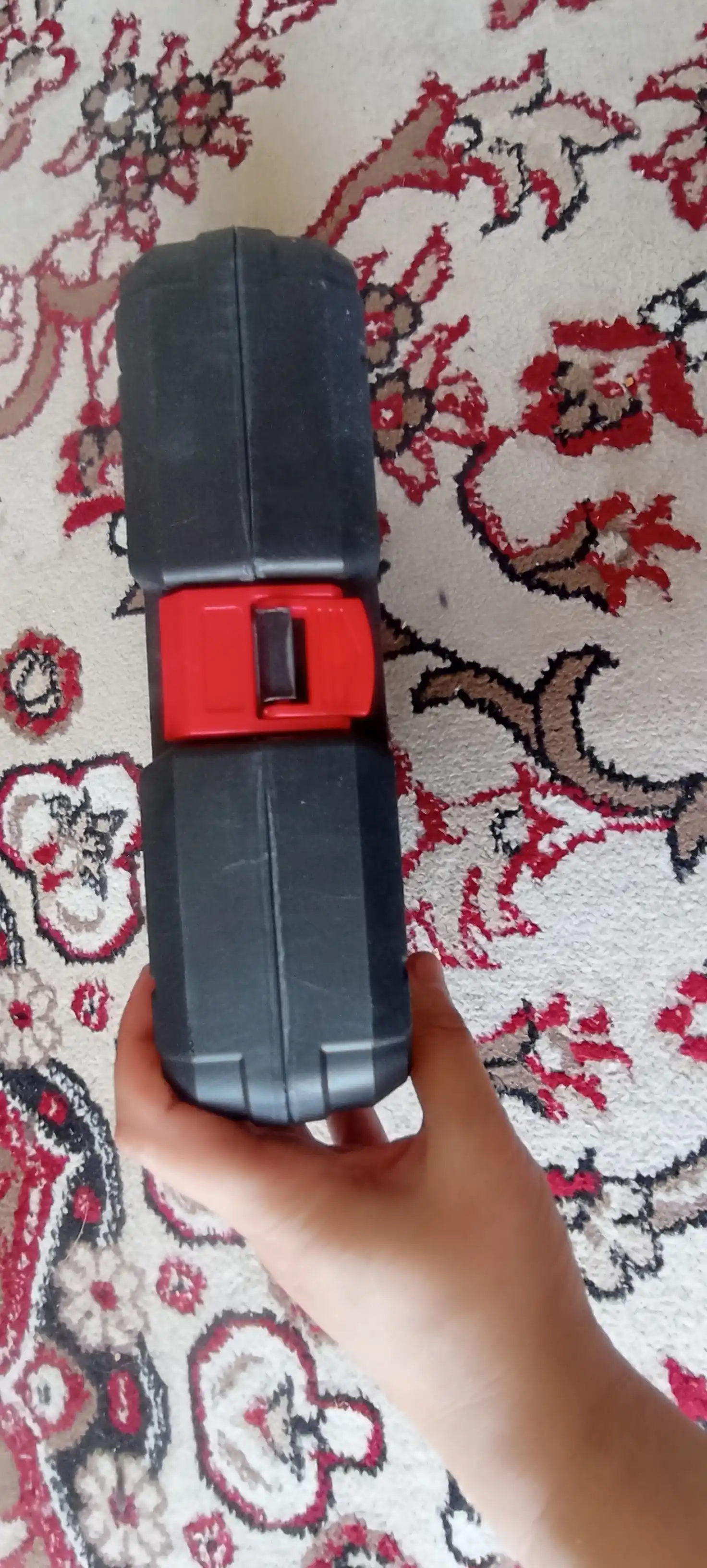 Simsiz akkumulyatorli elektr qaychi, mato, charm, karton va plastik uchun, 3.6 V