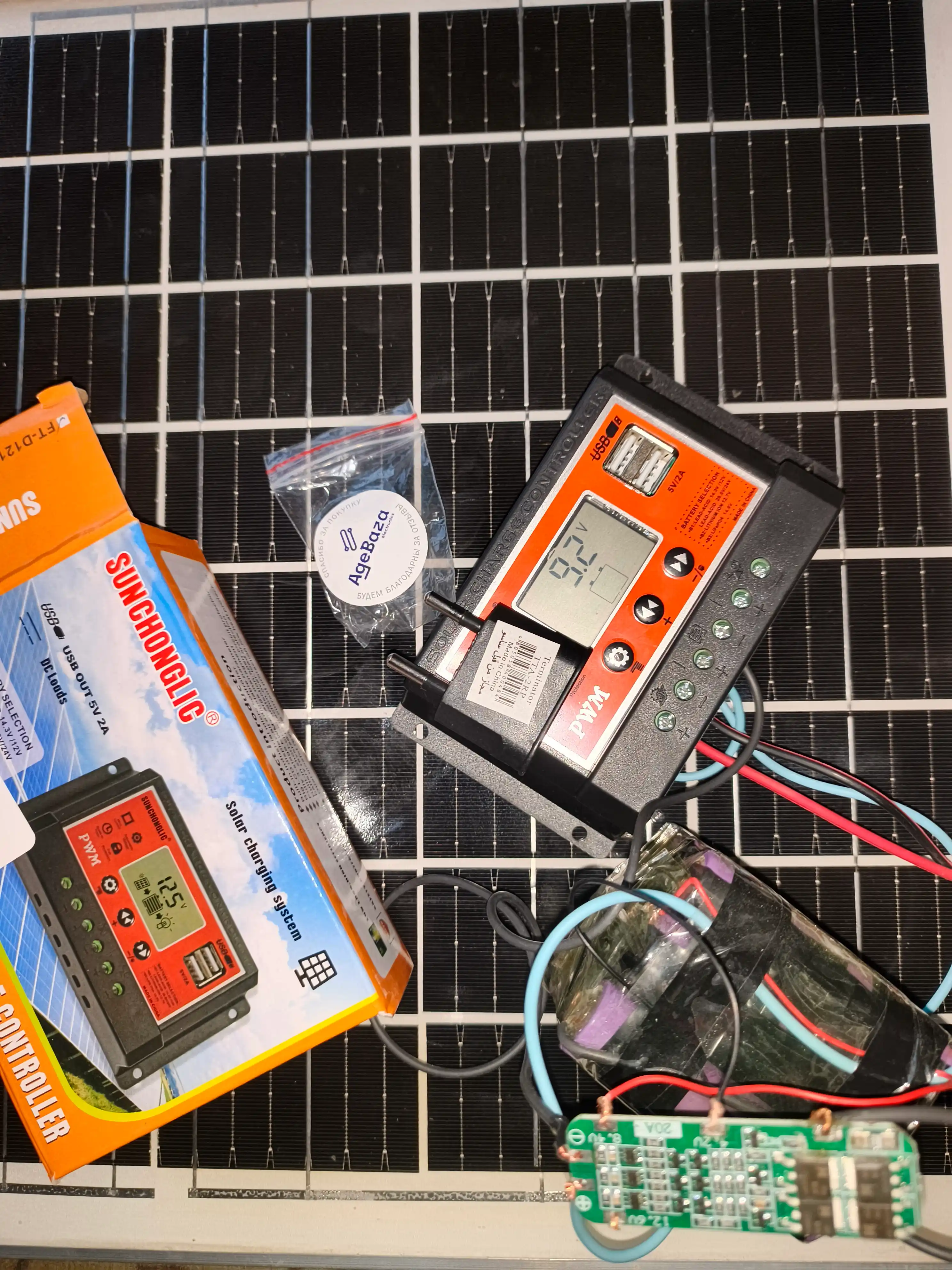 Солнечный контроллер заряда Sunchonglic FT-D1210 PWM 10A, LCD, USB, 12V/24V